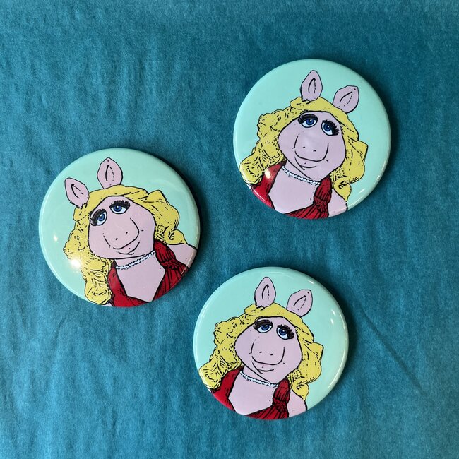 Amy May Pop Art Miss Piggy Magnet