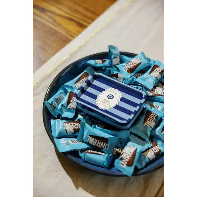 A Dopo Candle 6.5oz Tin - Eye (Incense & Smoke)