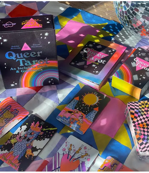 Queer Tarot : An Inclusive Deck & Guidebook