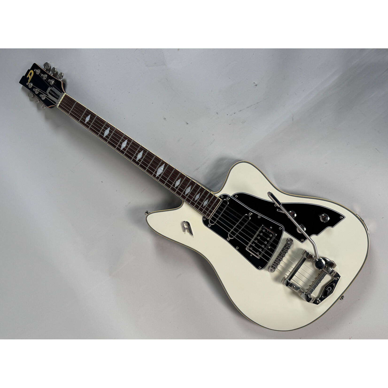 Duesenberg 2022 Duesenberg Paloma (White)