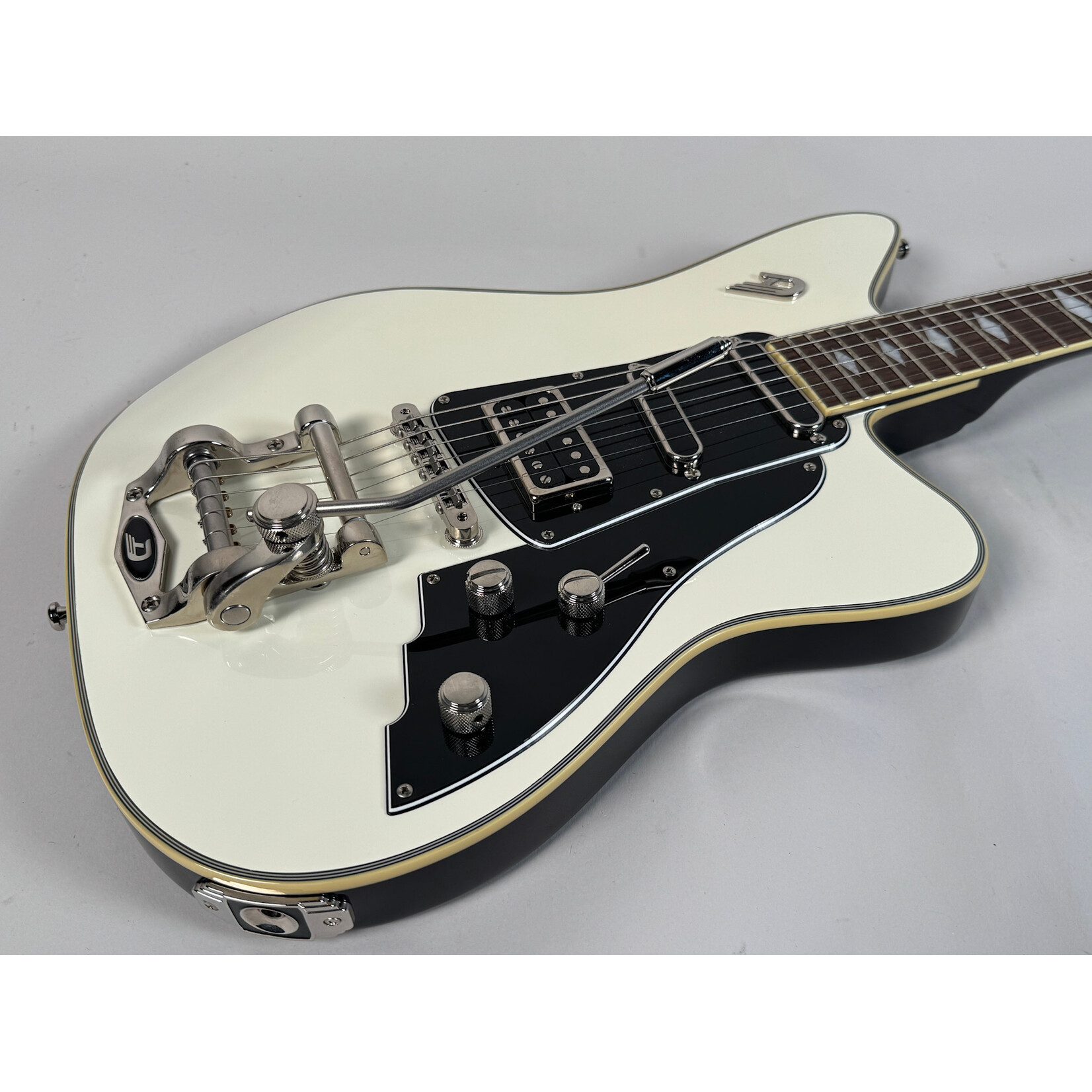 Duesenberg 2022 Duesenberg Paloma (White)
