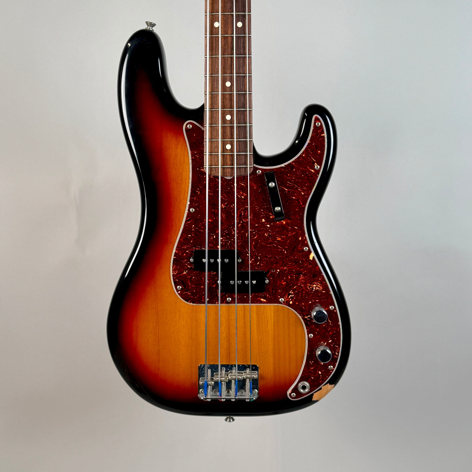 Fender 2006 Fender AVRI '62 Precision Bass Sunburst