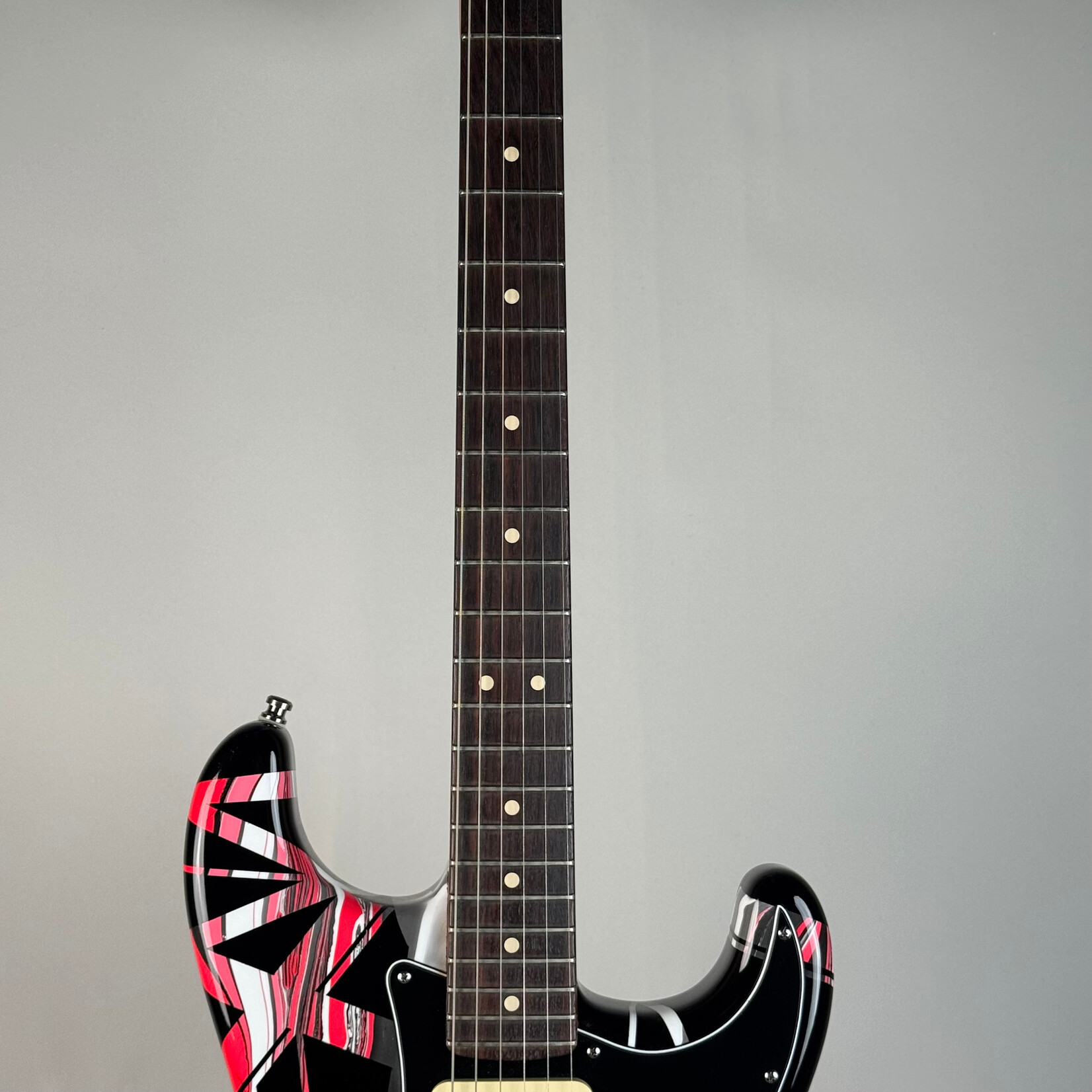 Fender 2010 Fender Custom DLX Stratocaster EVH Swirl Refin