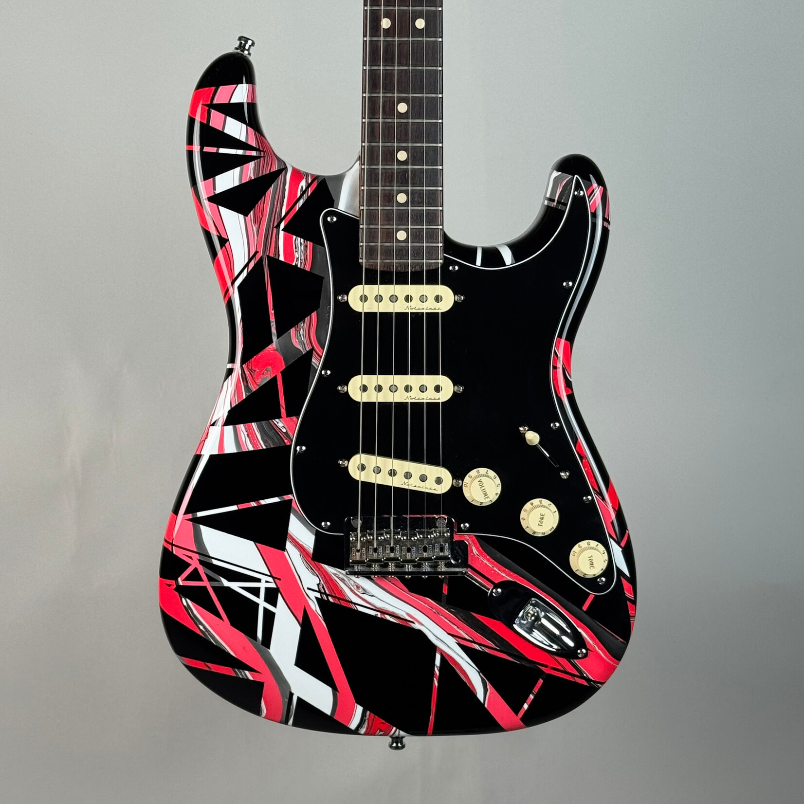 Fender 2010 Fender Custom DLX Stratocaster EVH Swirl Refin