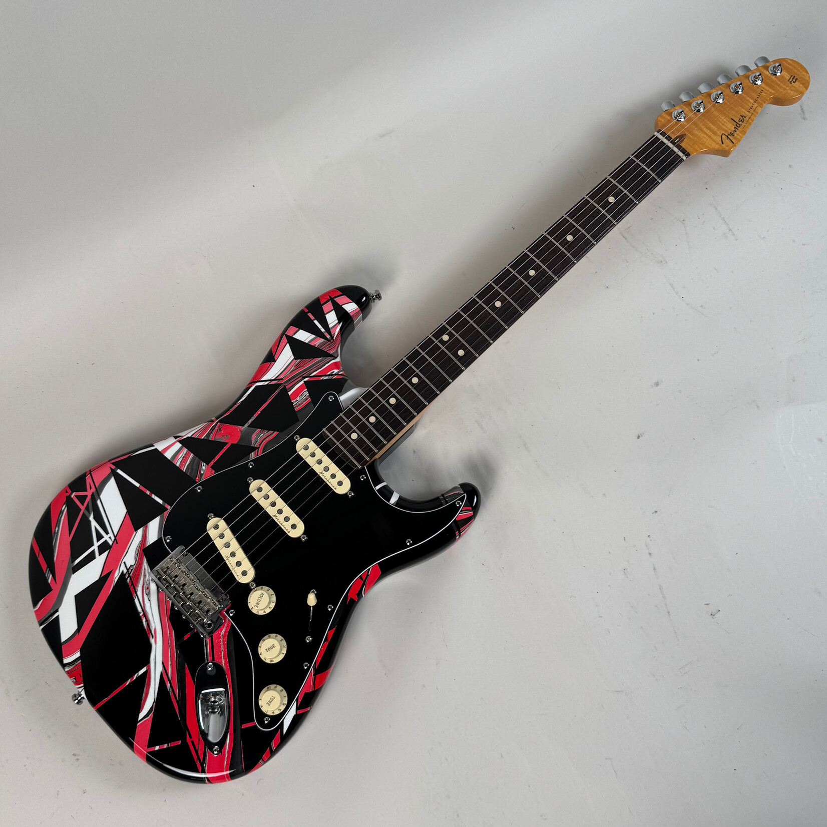 Fender 2010 Fender Custom DLX Stratocaster EVH Swirl Refin