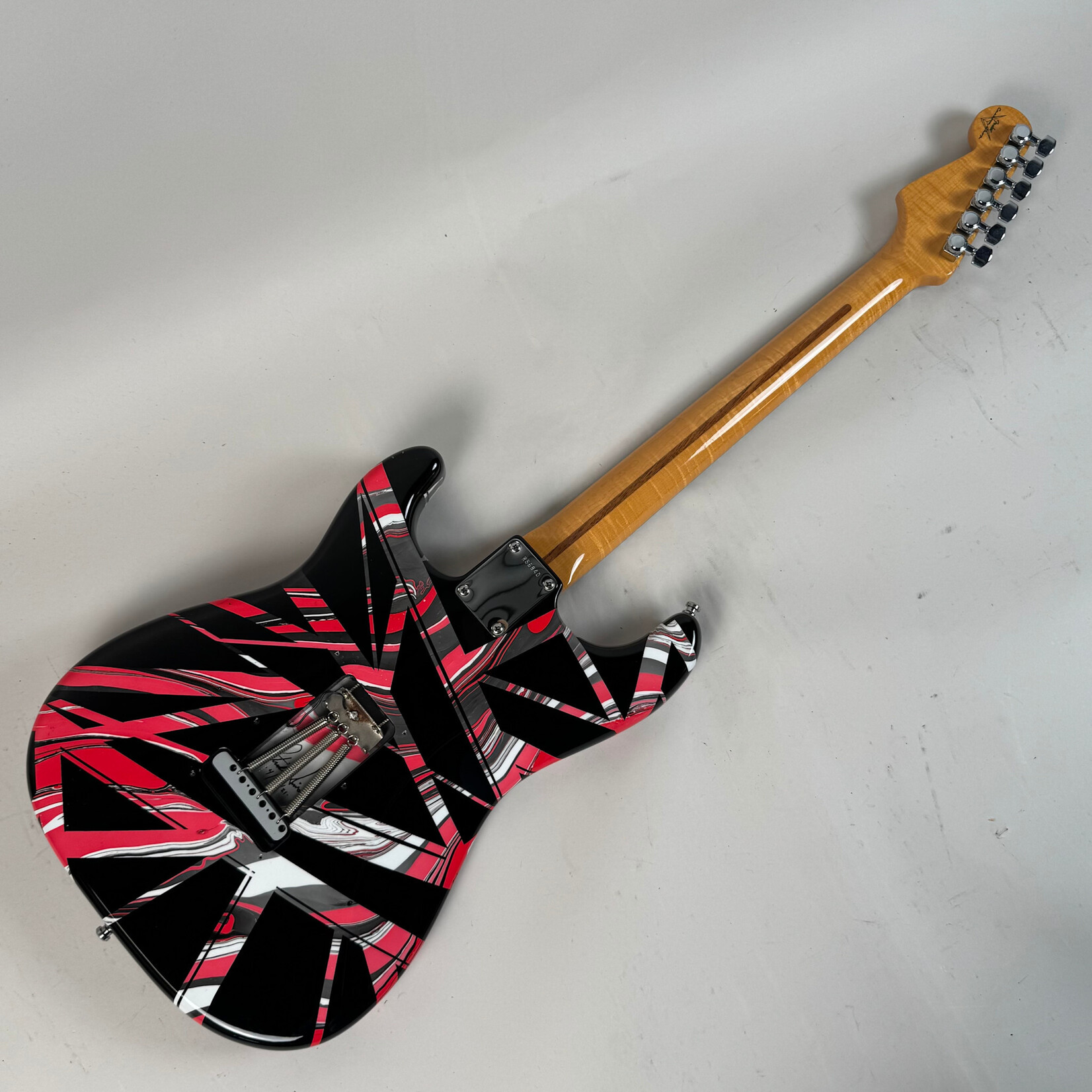 Fender 2010 Fender Custom DLX Stratocaster EVH Swirl Refin