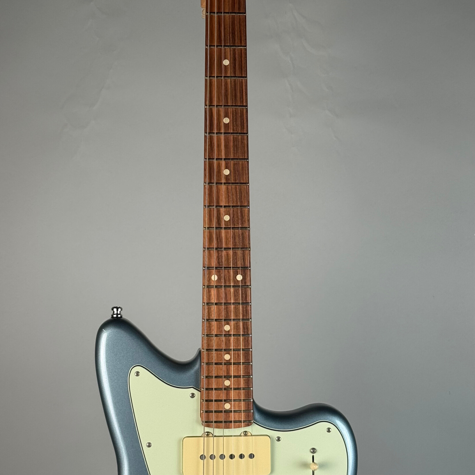Fender 2023 Fender Jazzmaster Ice Blue Metallic CME Limited Edition