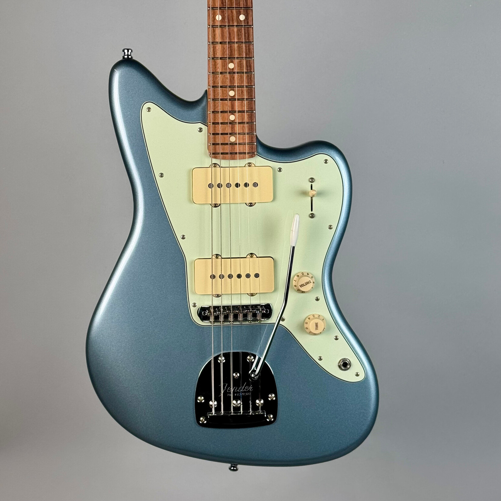 Fender 2023 Fender Jazzmaster Ice Blue Metallic CME Limited Edition