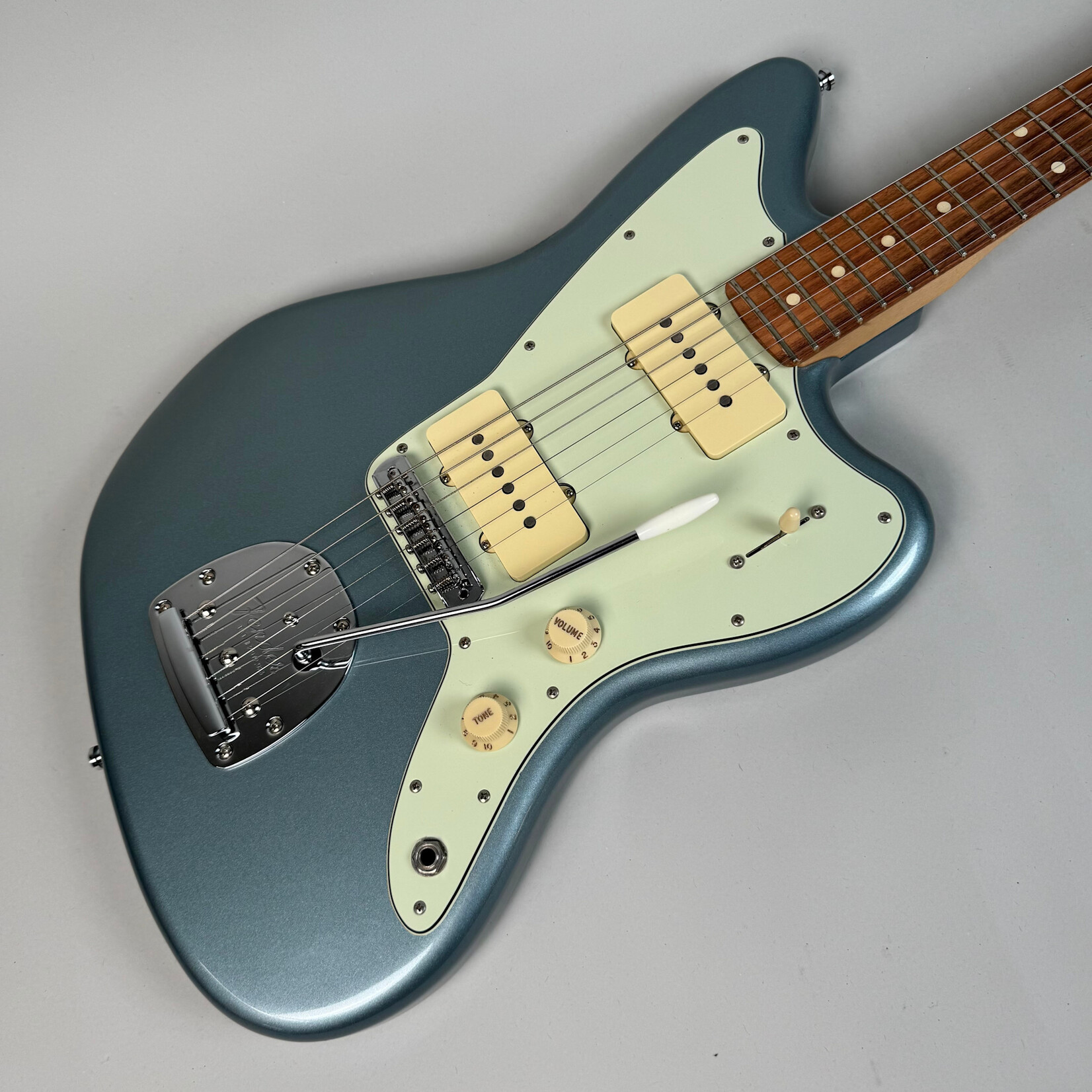 Fender 2023 Fender Jazzmaster Ice Blue Metallic CME Limited Edition