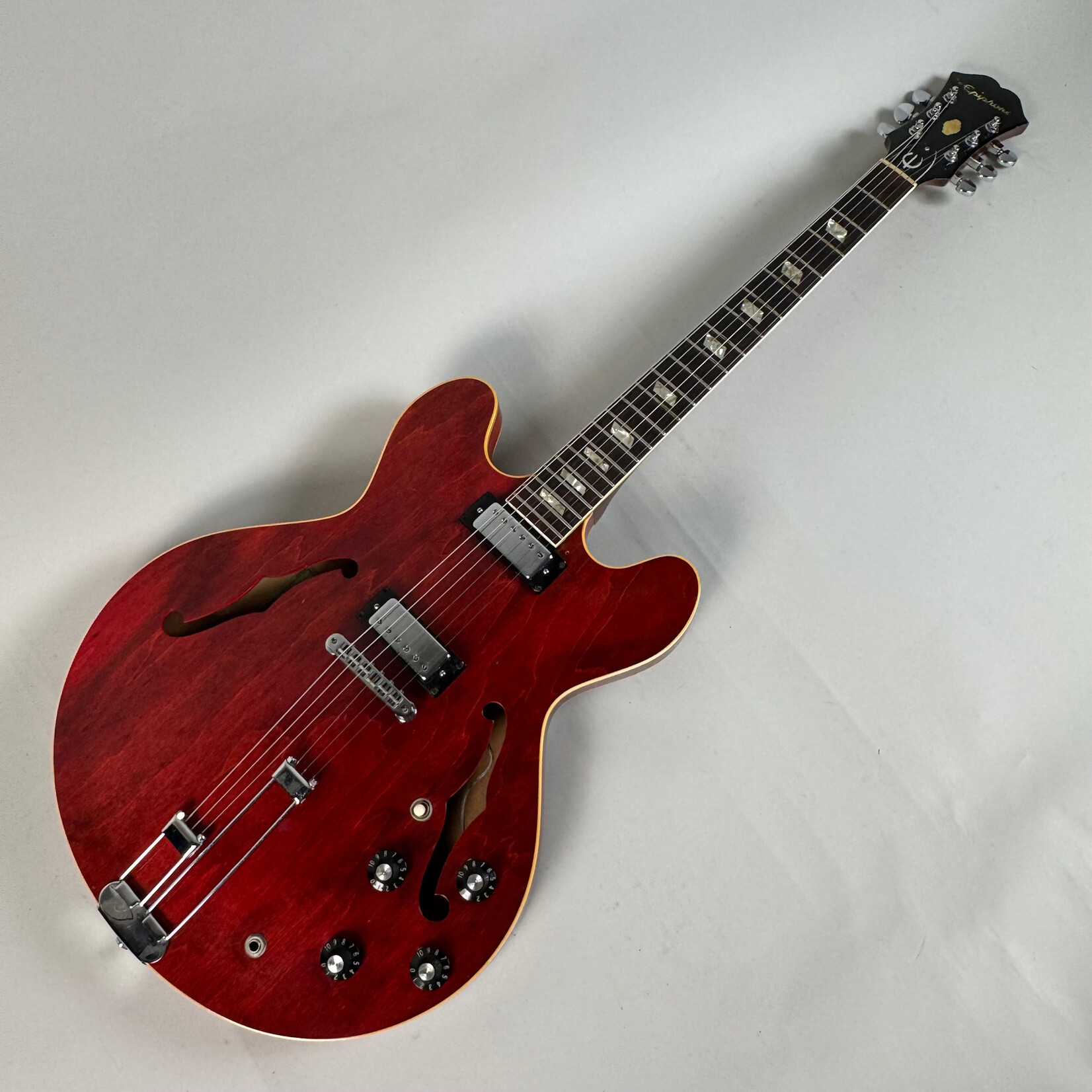 Epiphone 1968 Epiphone Riviera Cherry (Changed Tuners)