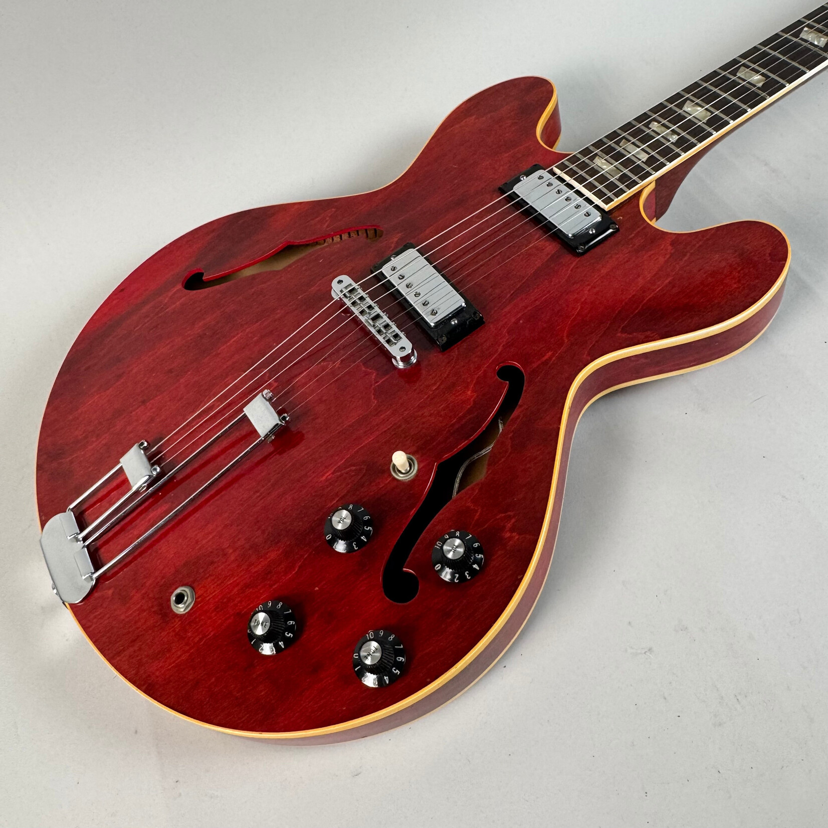 Epiphone 1968 Epiphone Riviera Cherry (Changed Tuners)