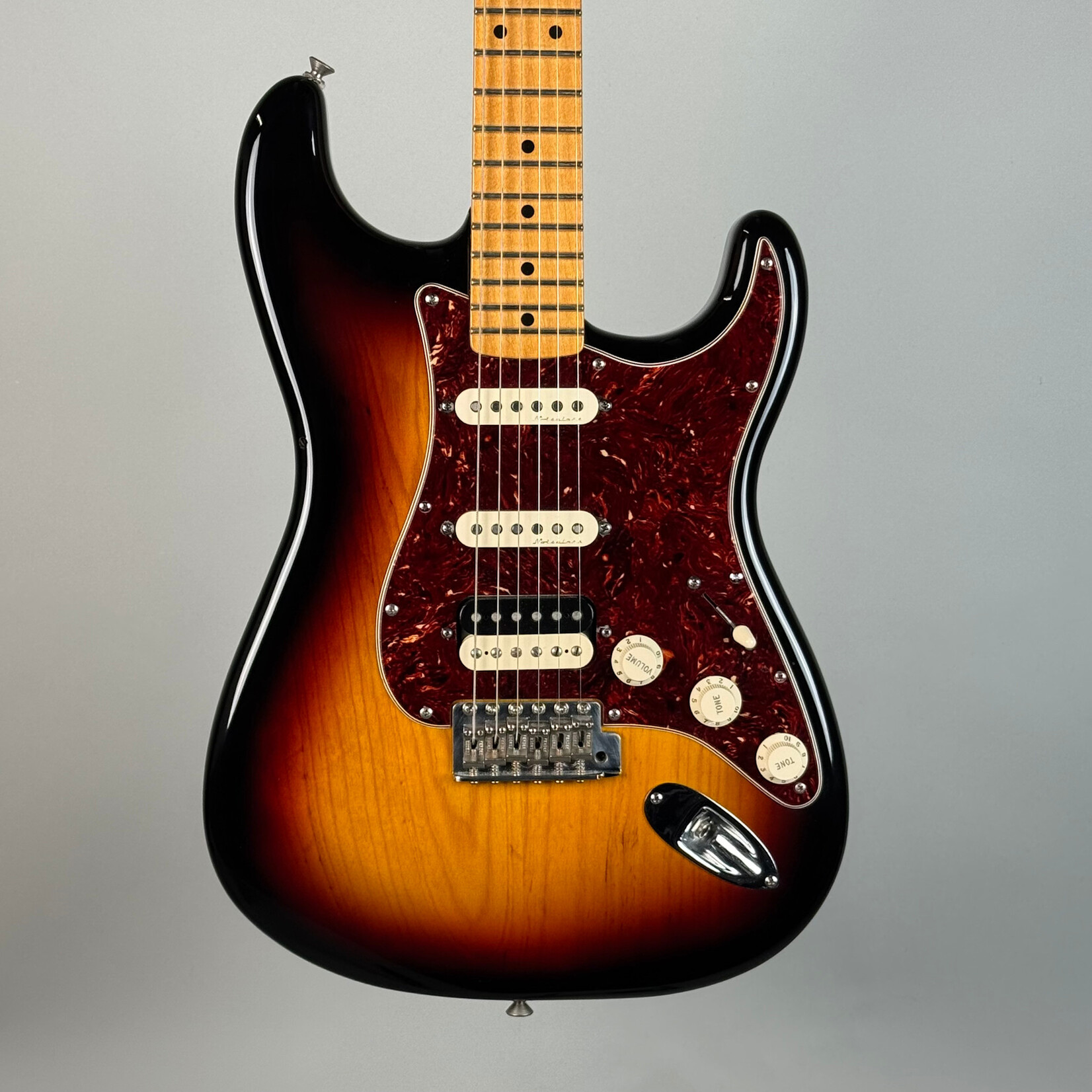 Fender 2011 Fender FSR Active Stratocaster HSS Sunburst