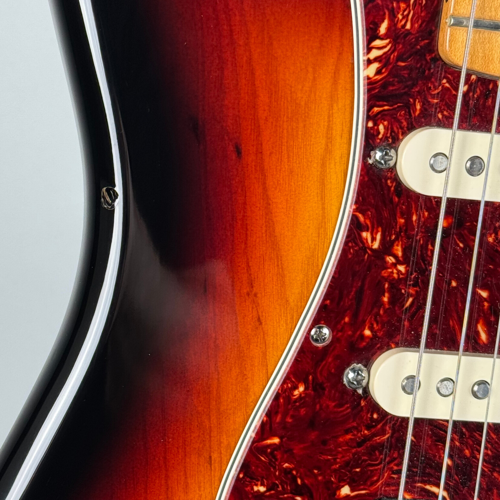 Fender 2011 Fender FSR Active Stratocaster HSS Sunburst