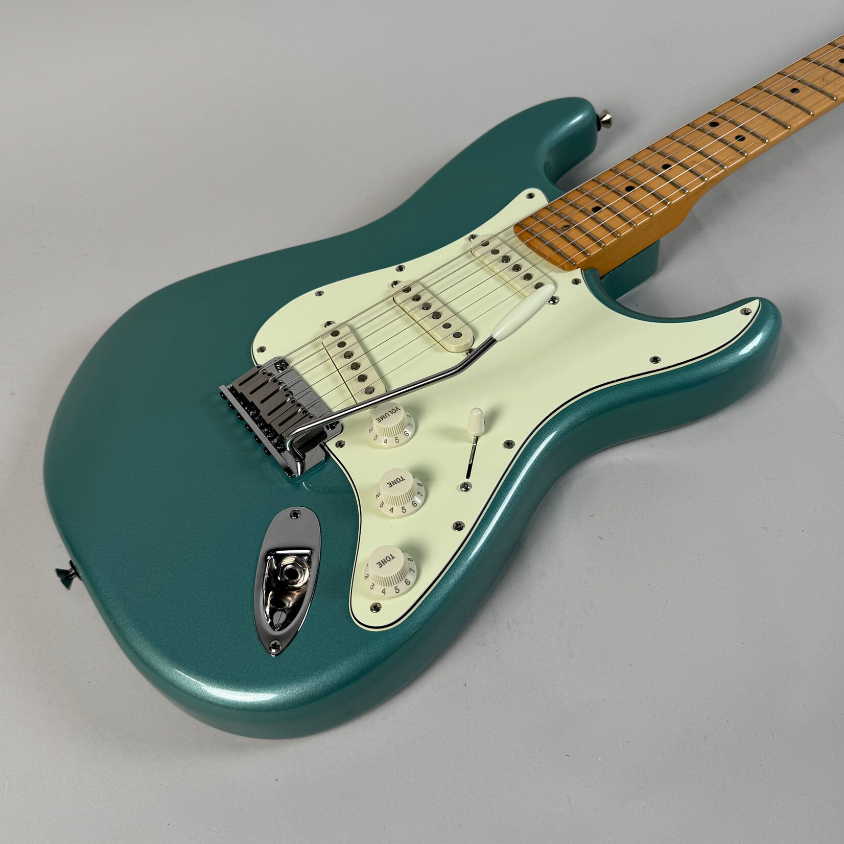 Fender 2001 Fender American Standard Stratocaster Teal Green Metallic