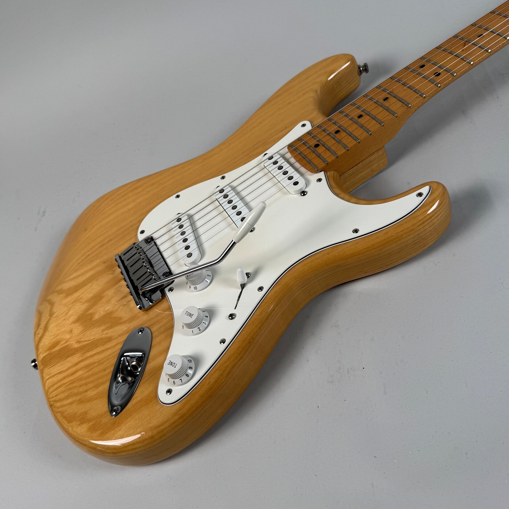 Fender 1997 Fender American Standard Stratocaster Natural