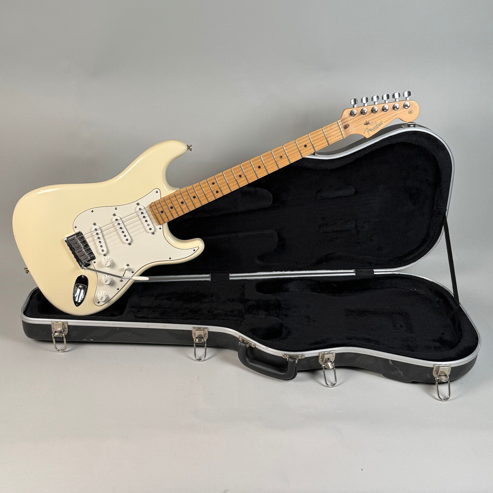 Fender 2006 Fender American Standard Stratocaster Olympic White