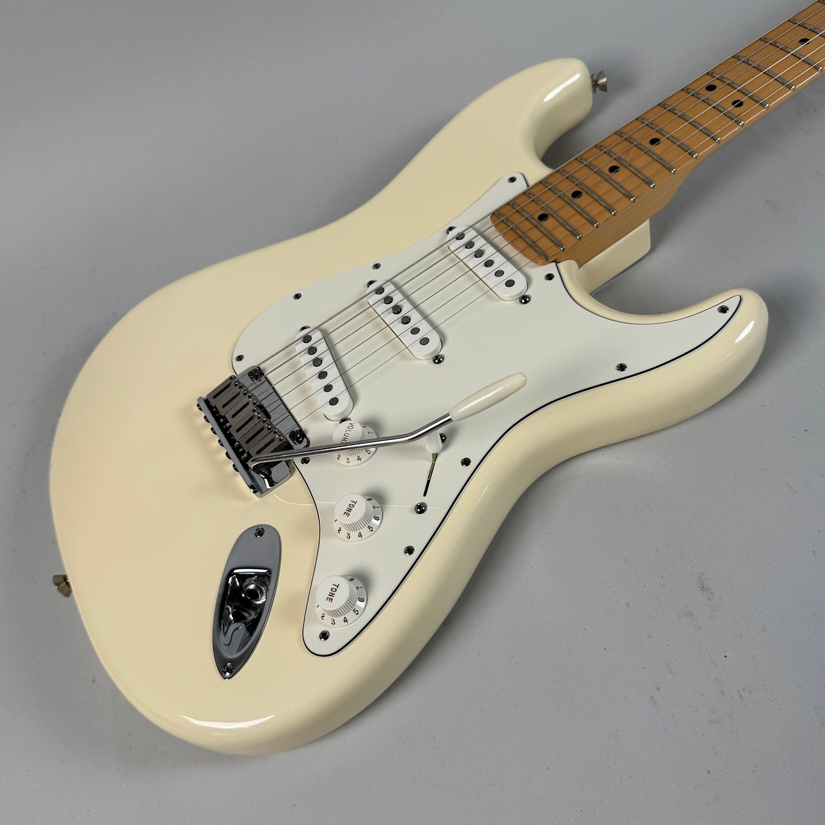 Fender 2006 Fender American Standard Stratocaster Olympic White