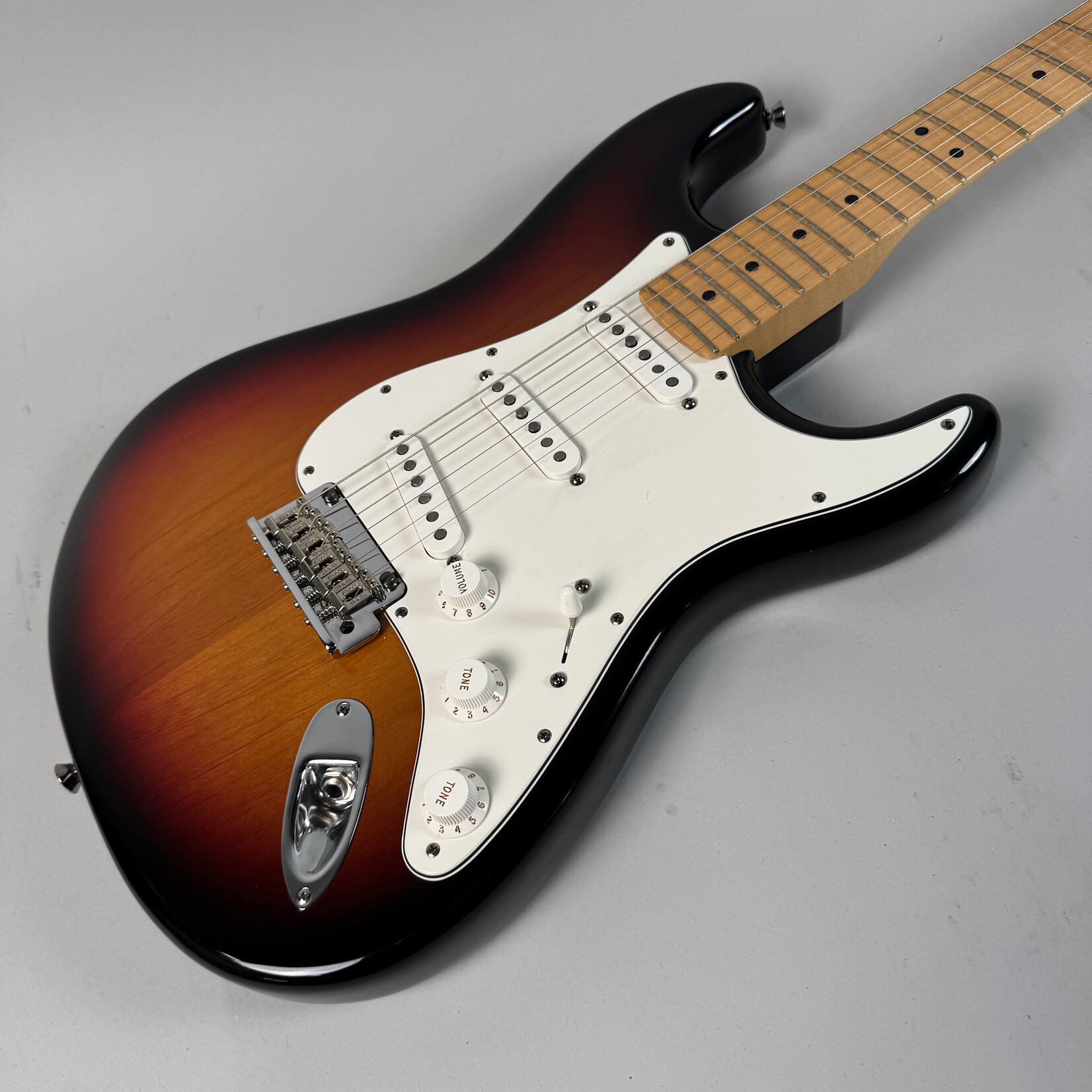 Fender 2008 Fender American Standard Stratocaster Sunburst
