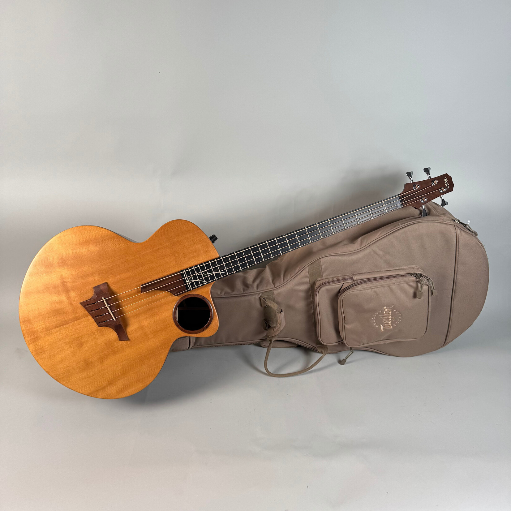 Taylor 2002 Taylor AB1 Acoustic-Electric Bass