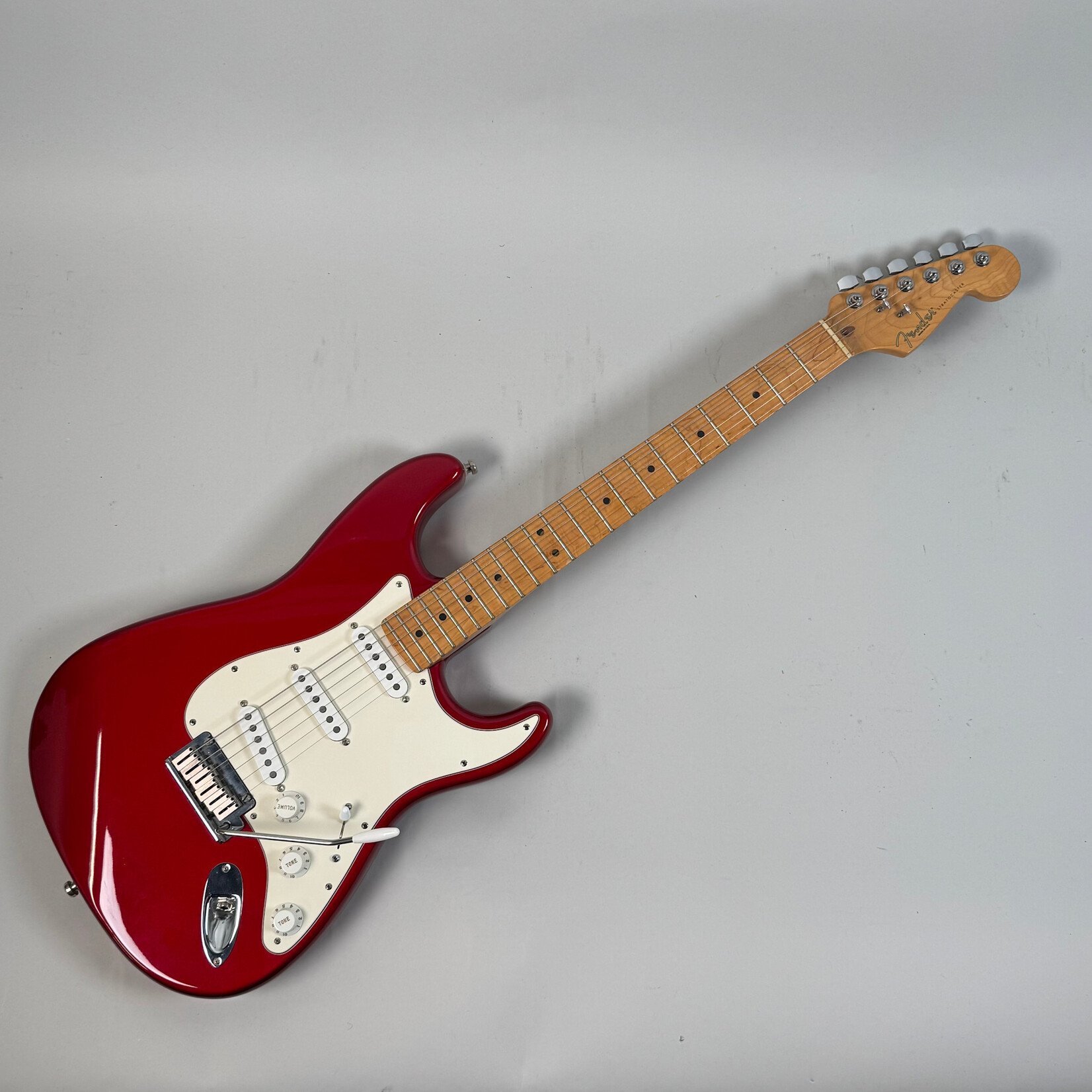 Fender 1996 Fender American Standard Stratocaster Candy Apple Red