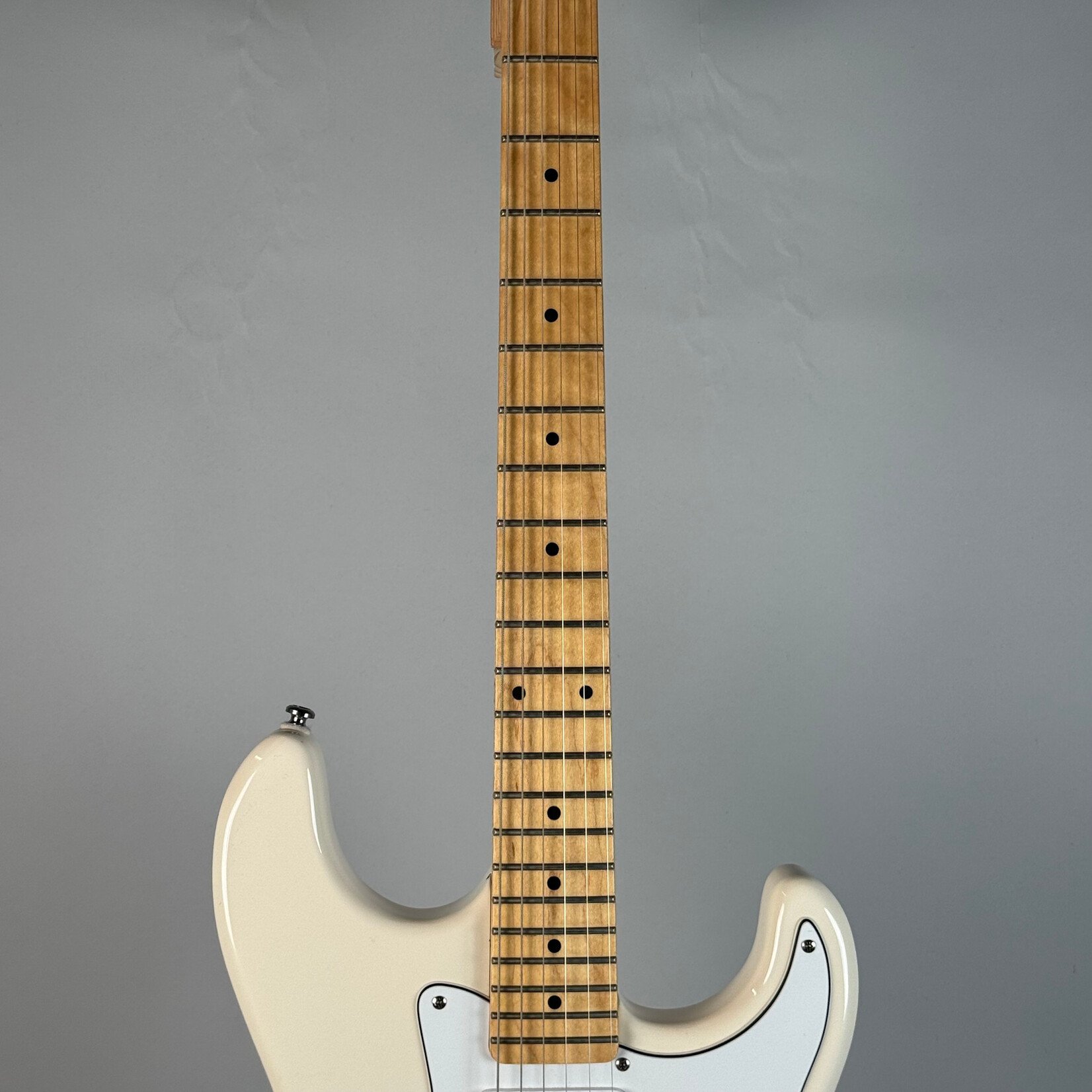 G&L G&L Tribute Legacy White W/ Case
