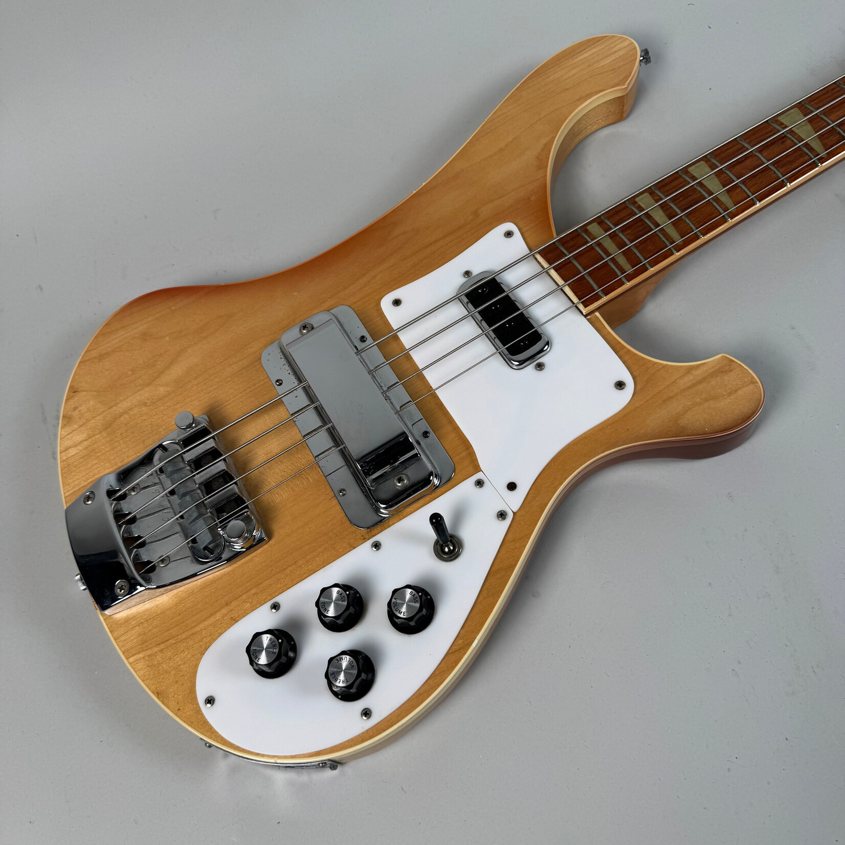 Rickenbacker 1983 Rickenbacker 4003 Mapleglo