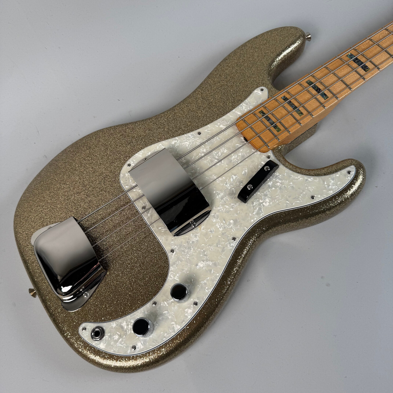 Fender 2011 Limted Adam Clayton P-Bass Precision Custom Shop Gold Sparkle