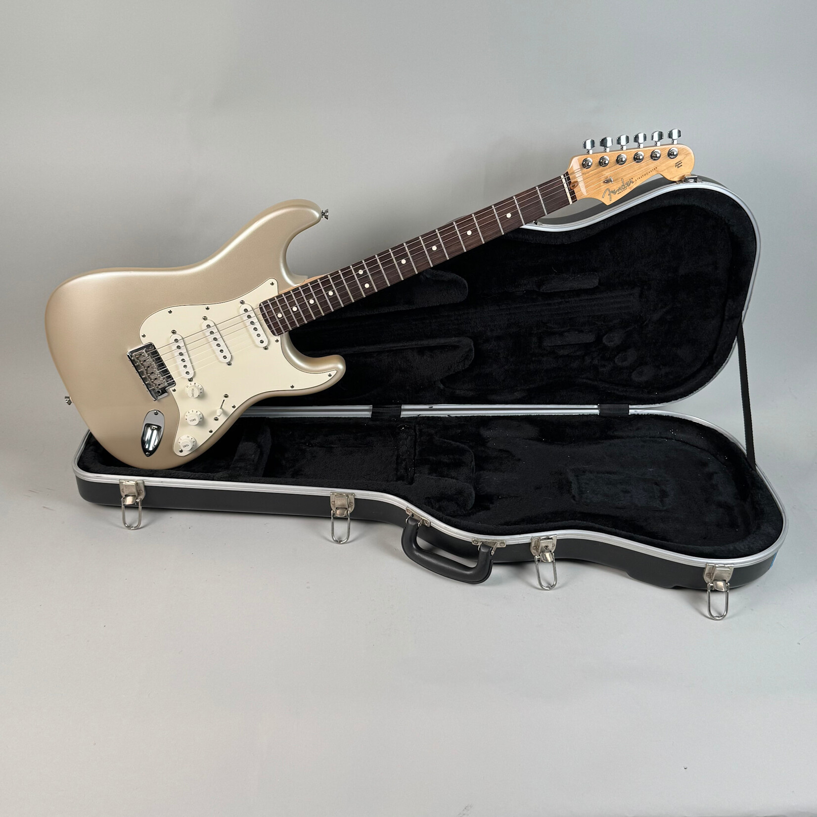 Fender 2009 Fender American Standard Stratocaster Inca Silver