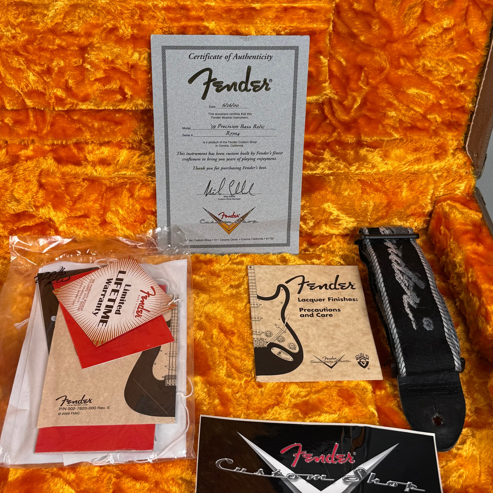 Fender 2000 Fender ‘59 Precision Bass Relic Blonde