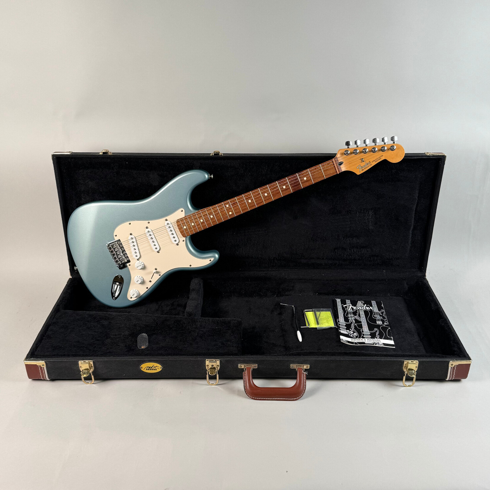 Fender 2004 Fender Stratocaster Standard MIM Blue Agave W/HSC