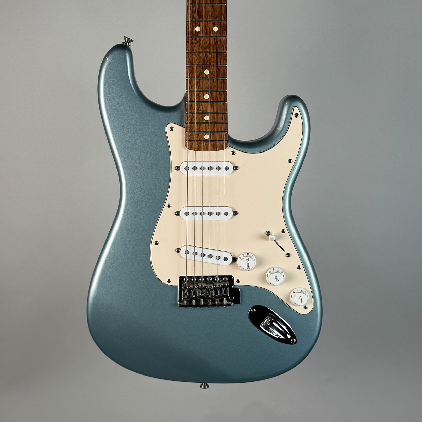 Fender 2004 Fender Stratocaster Standard MIM Blue Agave W/HSC