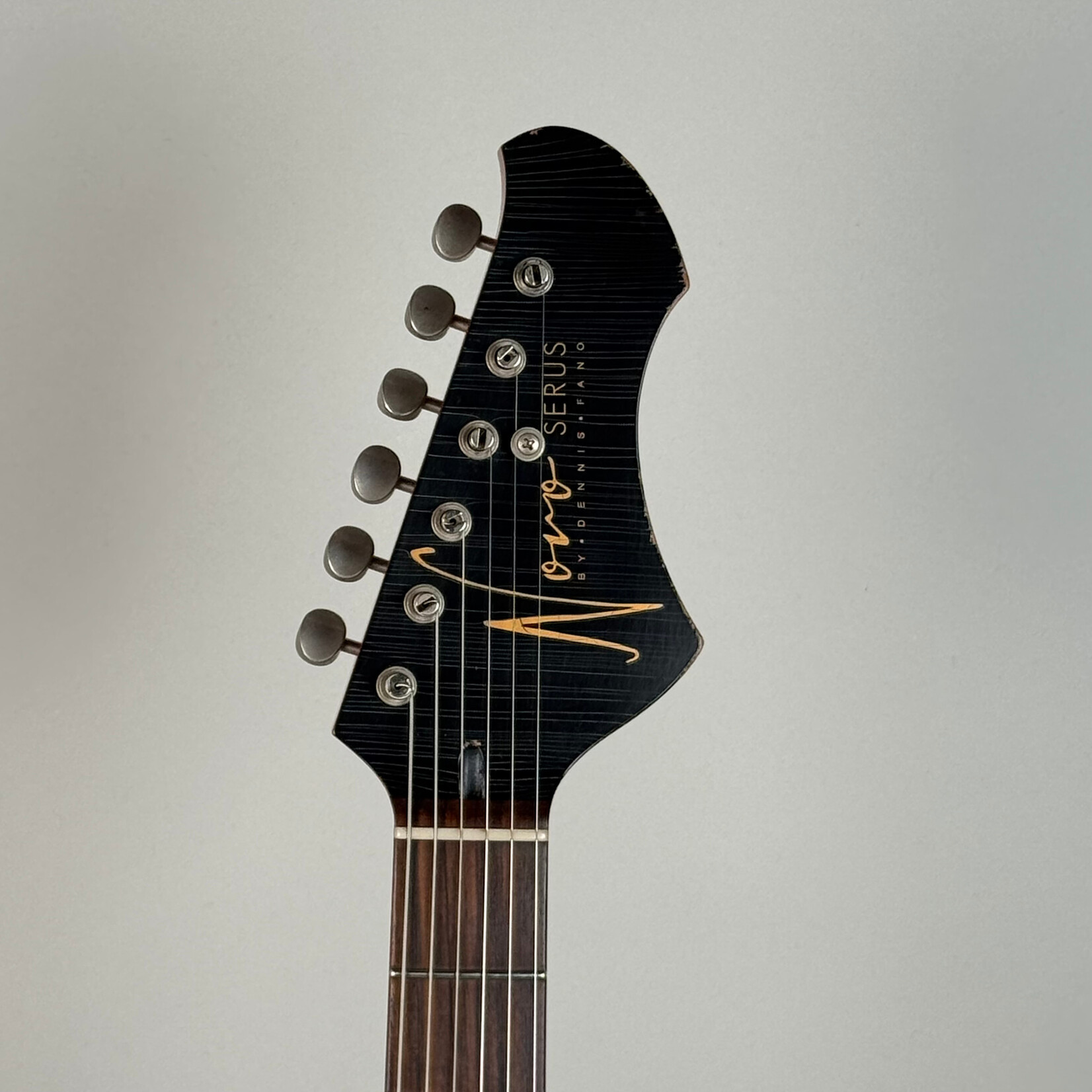 Novo Novo Serus German Carved Top Sunburst