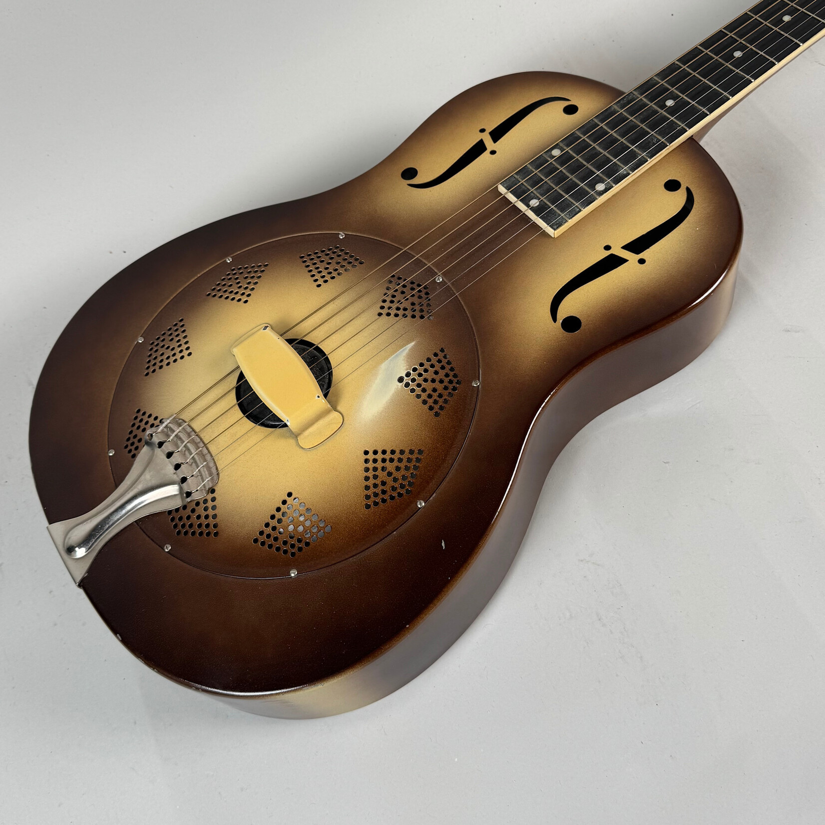 National 1931 National Walnut Triolian Roundneck