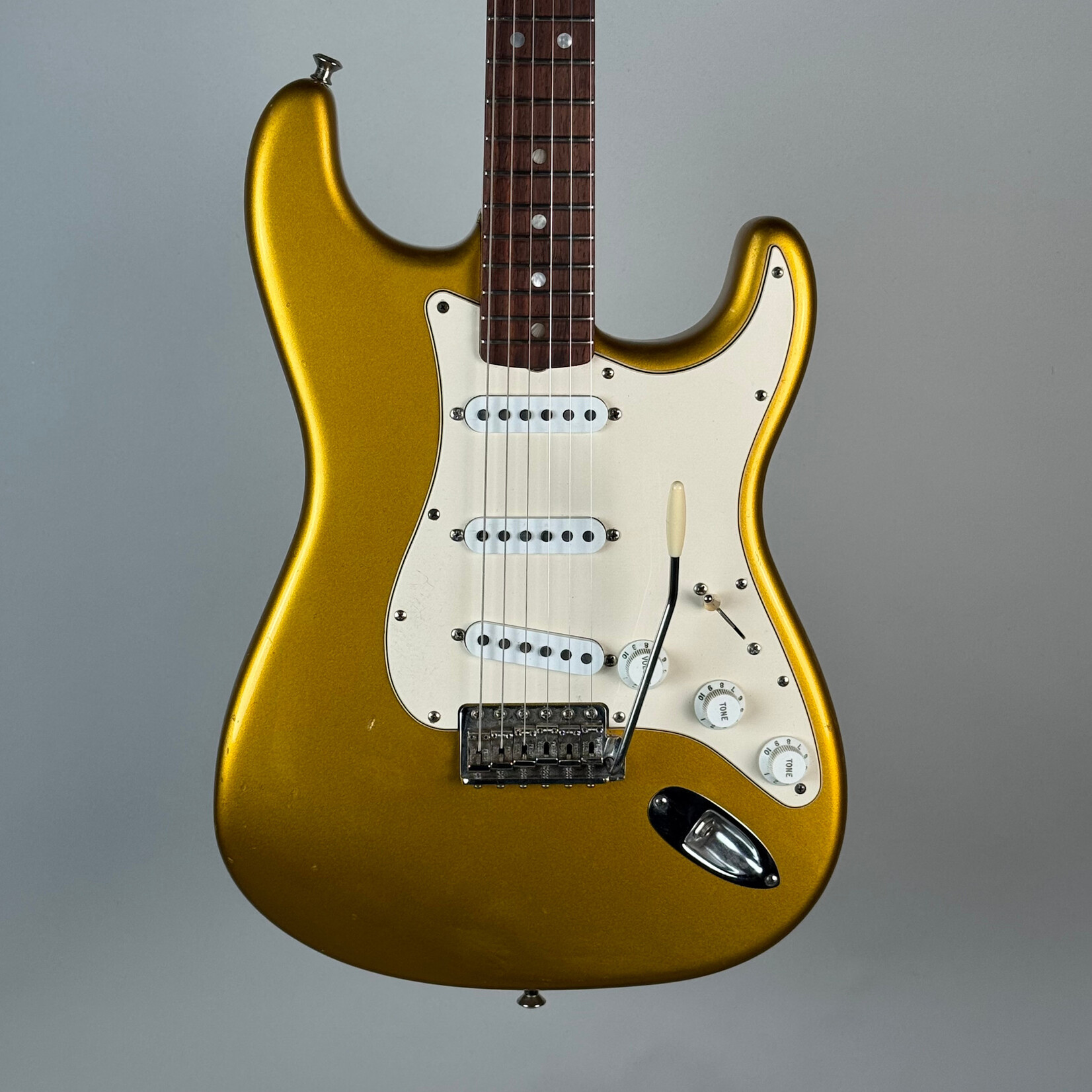 Fender 2005 Fender Custom Shop 1966 Reissue Stratocaster Gold