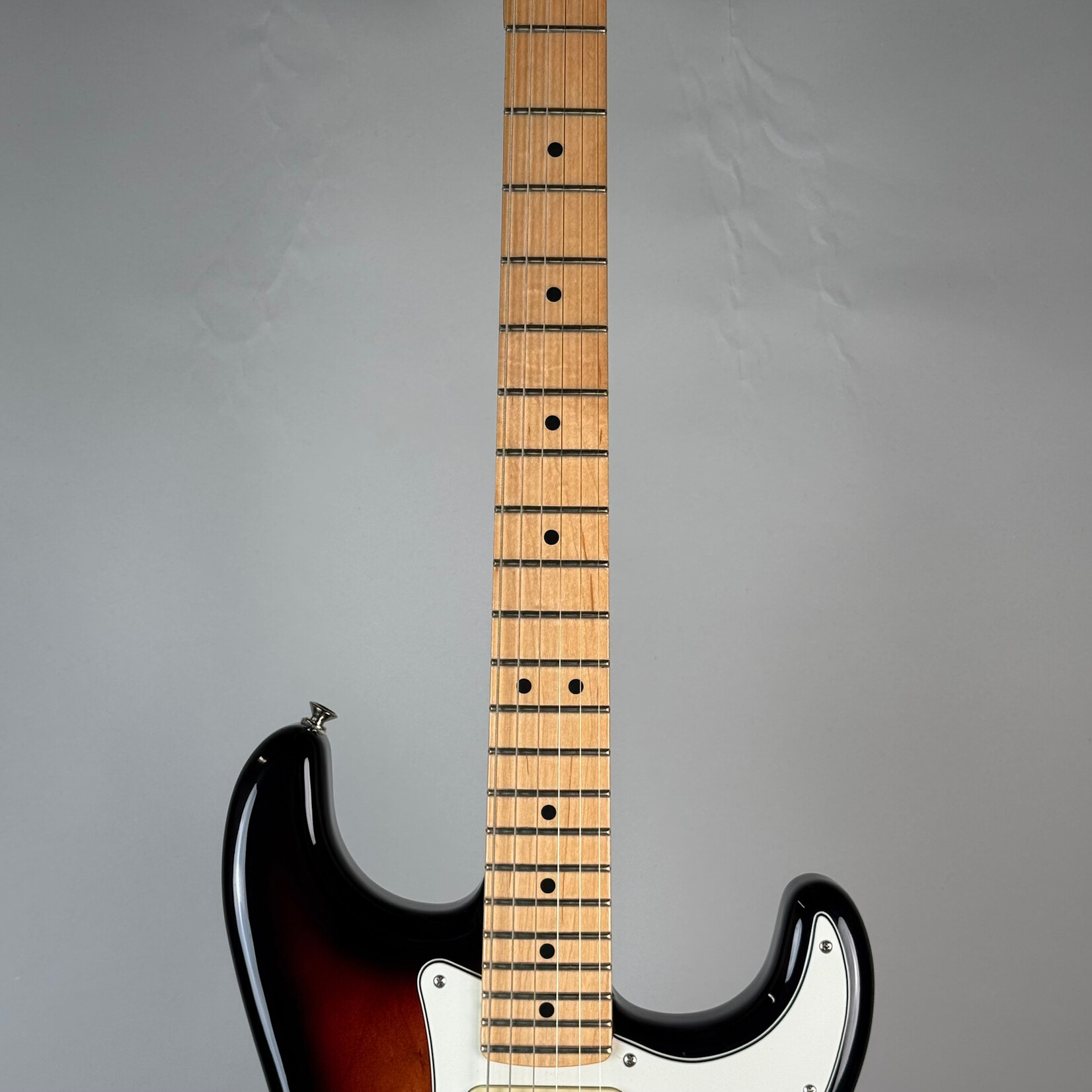 Fender 2021 Fender Player Series Stratocaster Sunburst W/HSC (Noiseless Pickups)