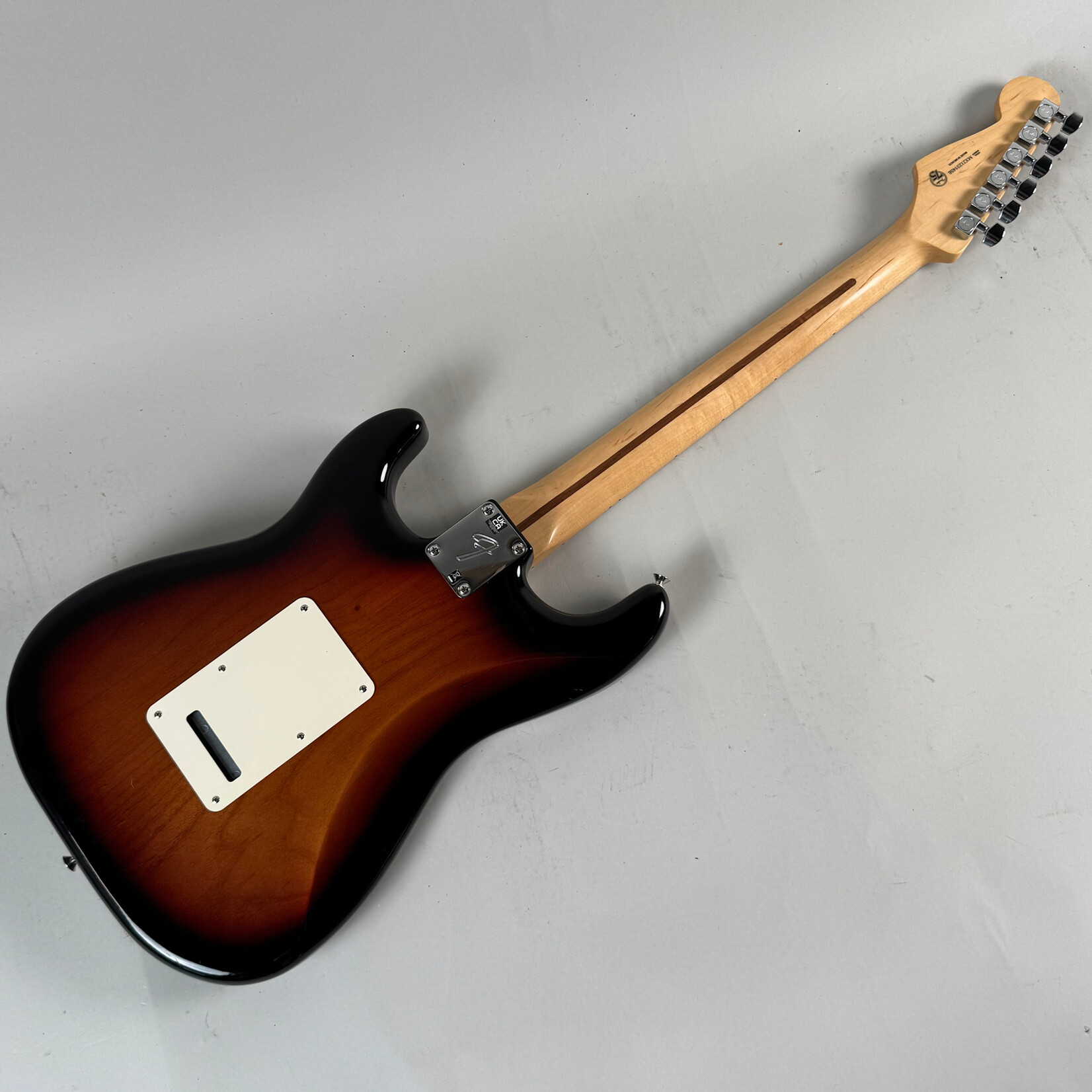 Fender 2021 Fender Player Series Stratocaster Sunburst W/HSC (Noiseless Pickups)