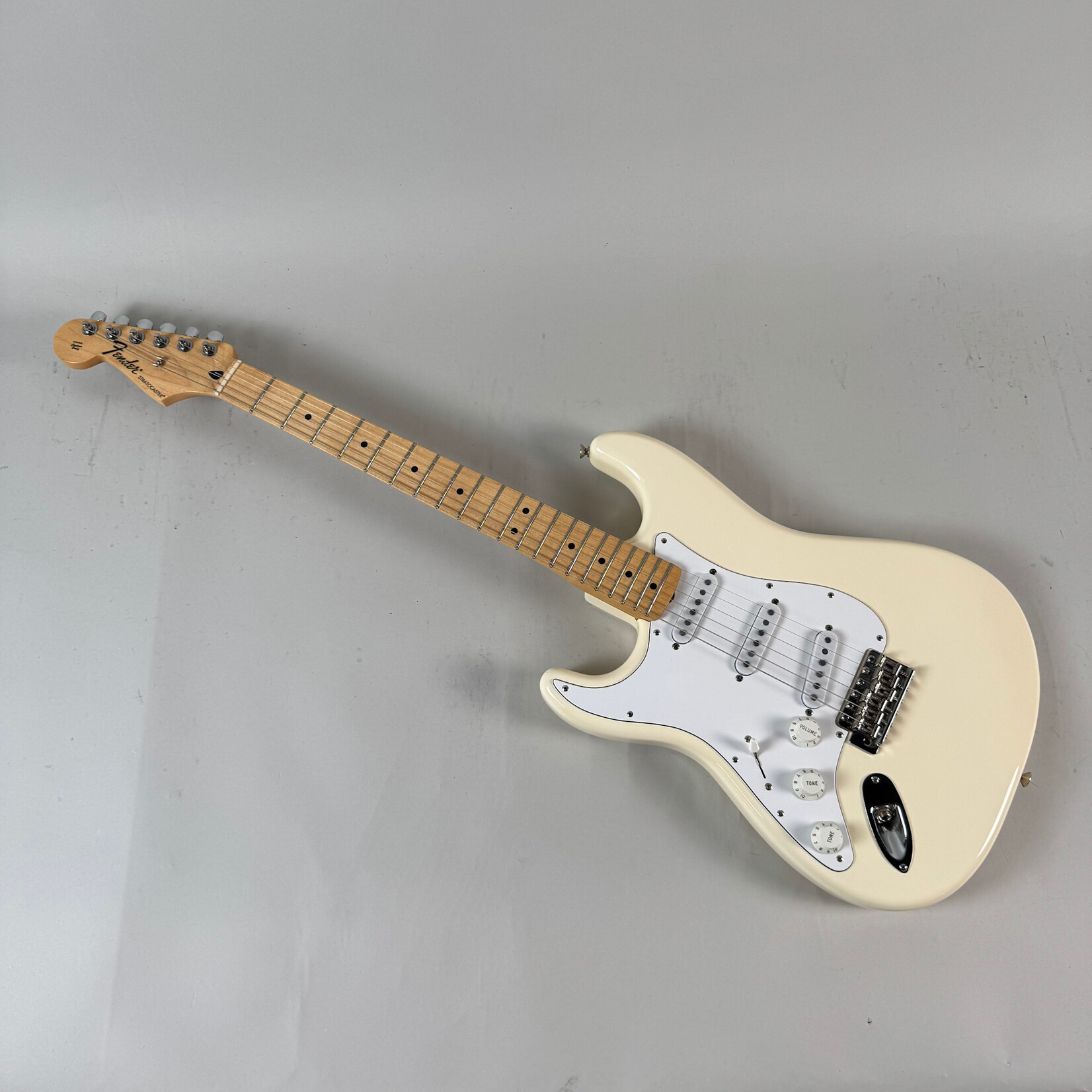 Fender Fender Standard Stratocaster MIM Olymic White Lefty
