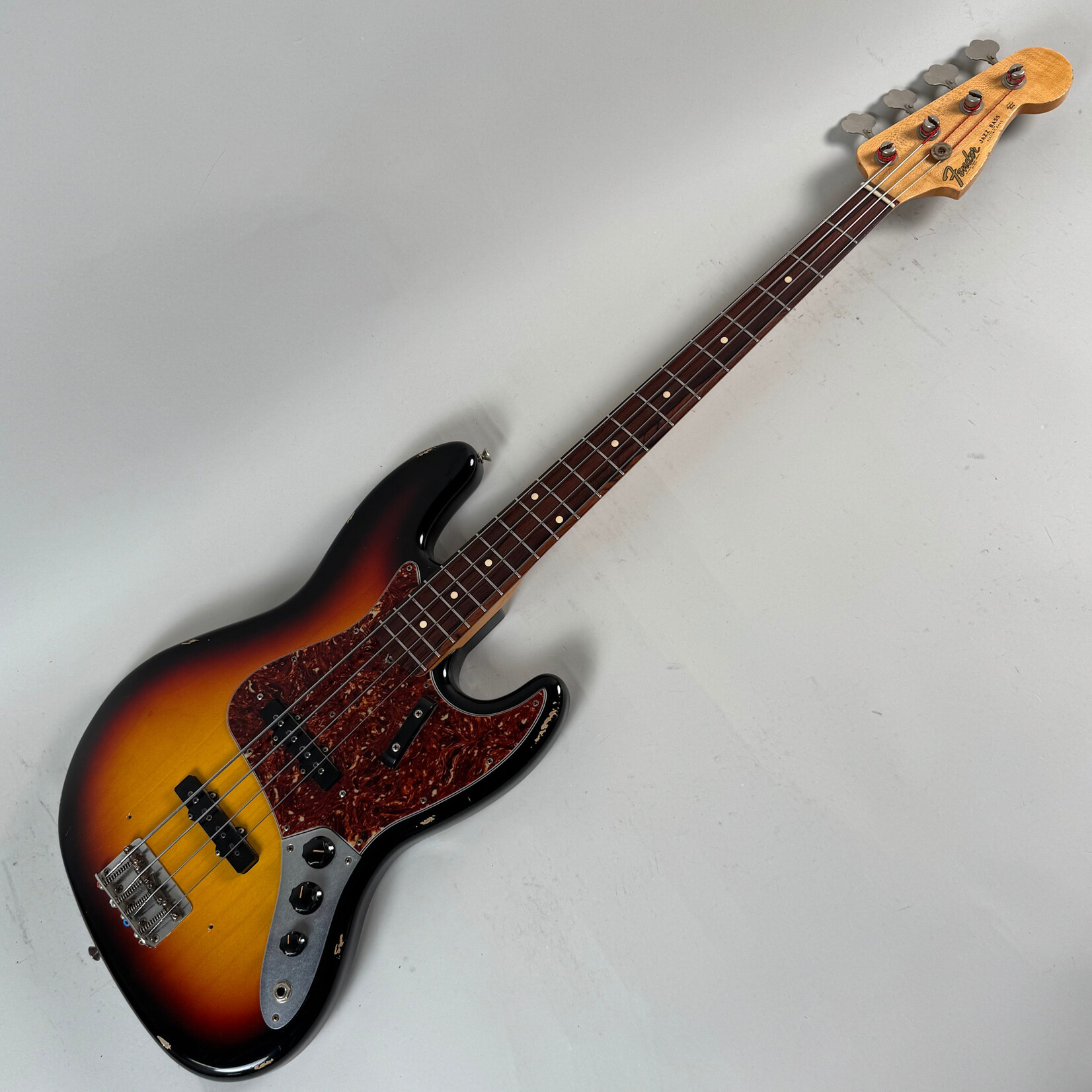 Fender 2005 Fender Custom Shop '64 Jazz Bass Relic Sunburst