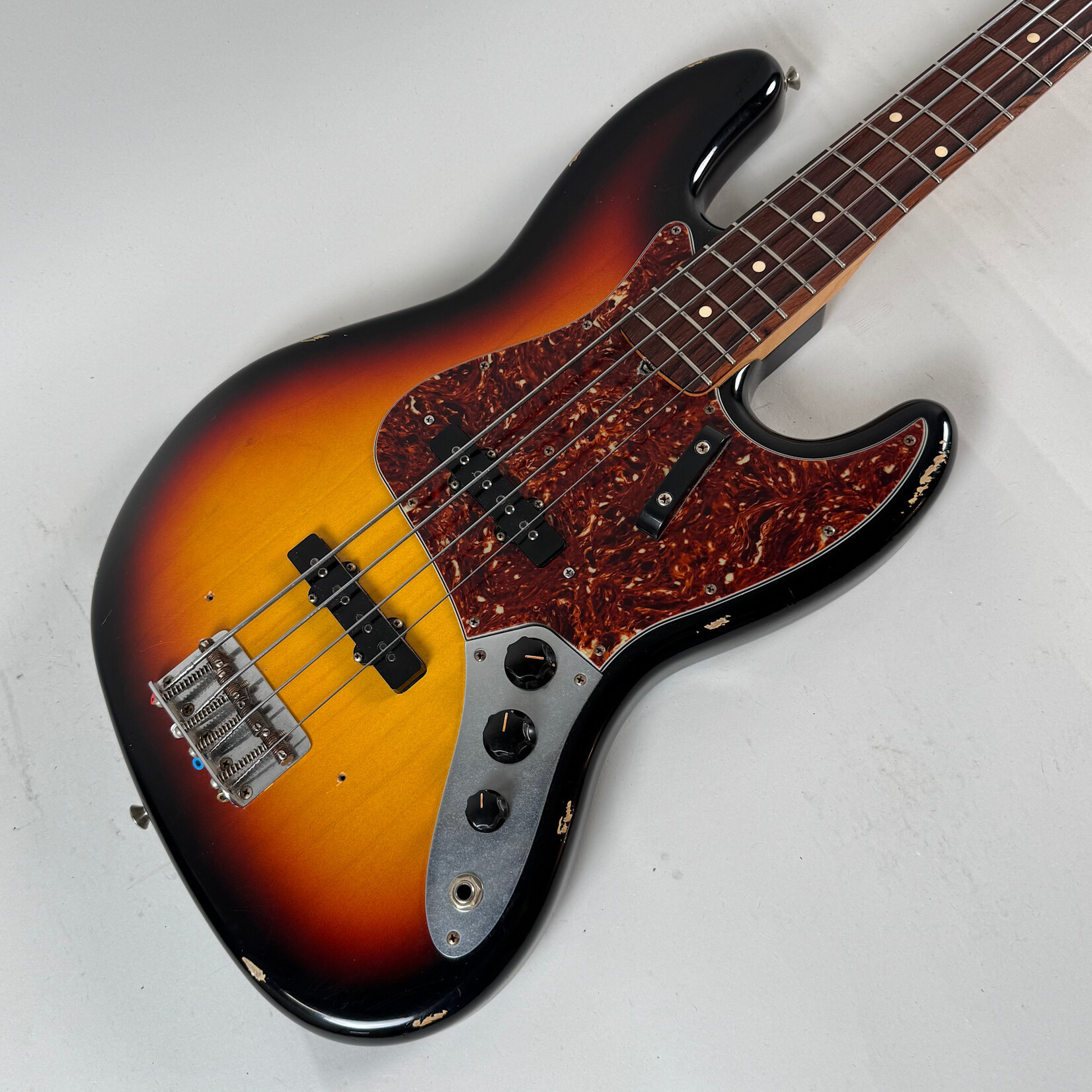 Fender 2005 Fender Custom Shop '64 Jazz Bass Relic Sunburst