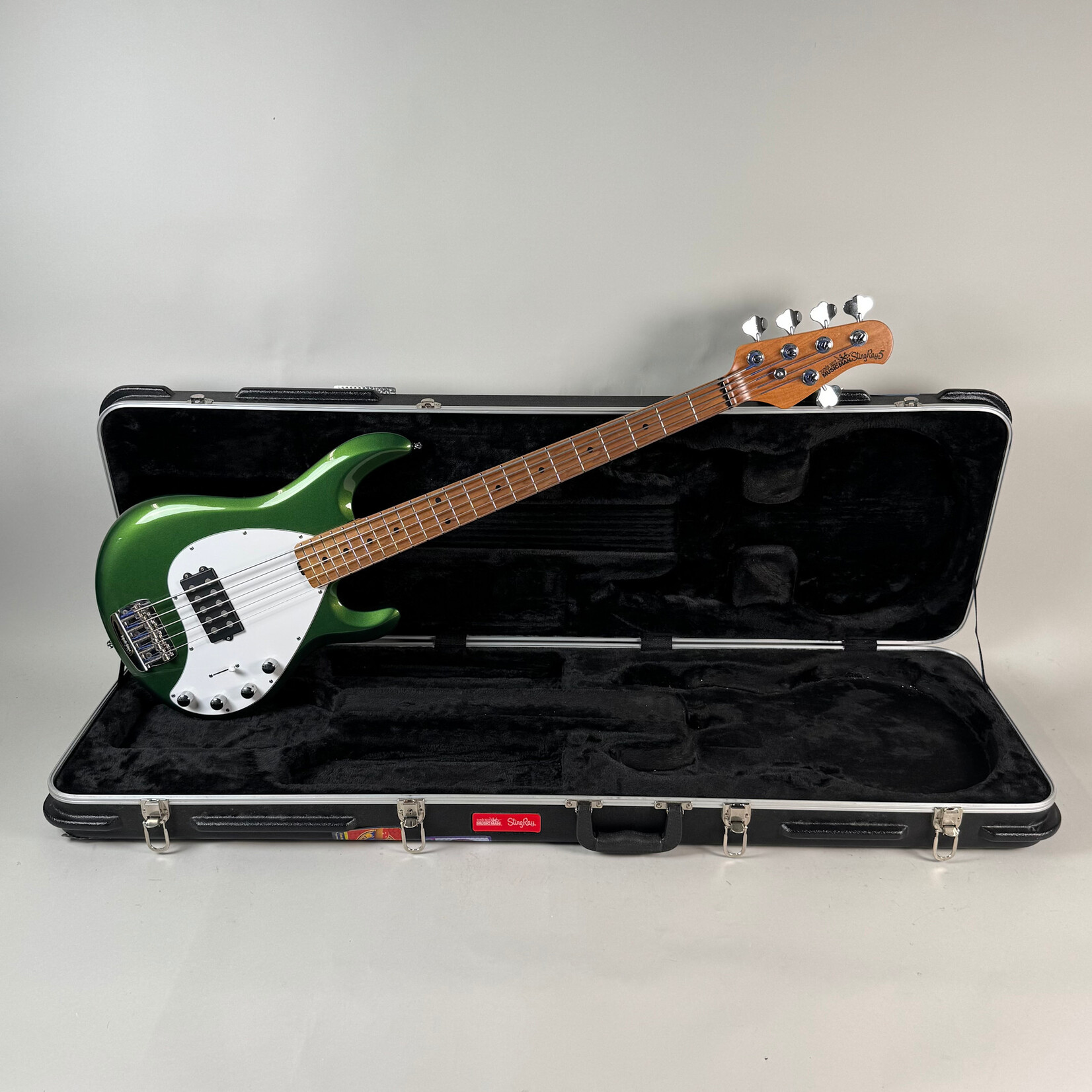 music man 2022 Music Man Stingray 5 Charging Green