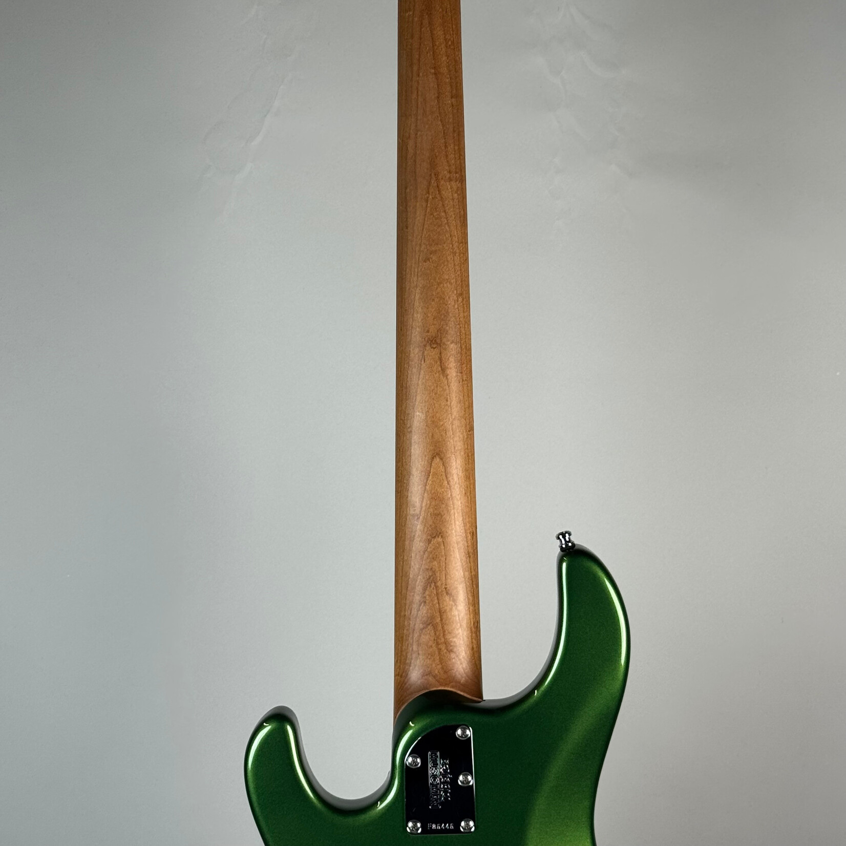 music man 2022 Music Man Stingray 5 Charging Green