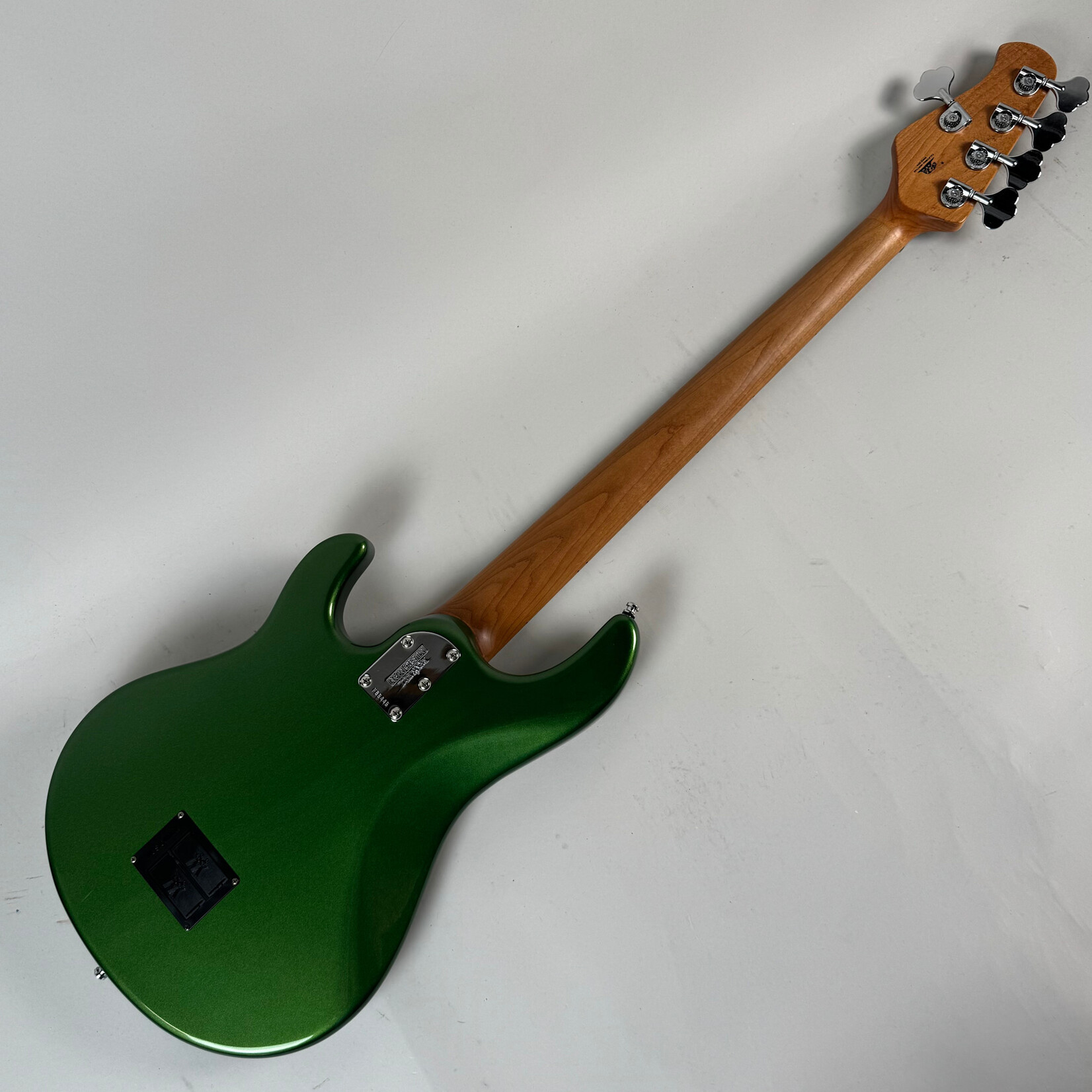 music man 2022 Music Man Stingray 5 Charging Green