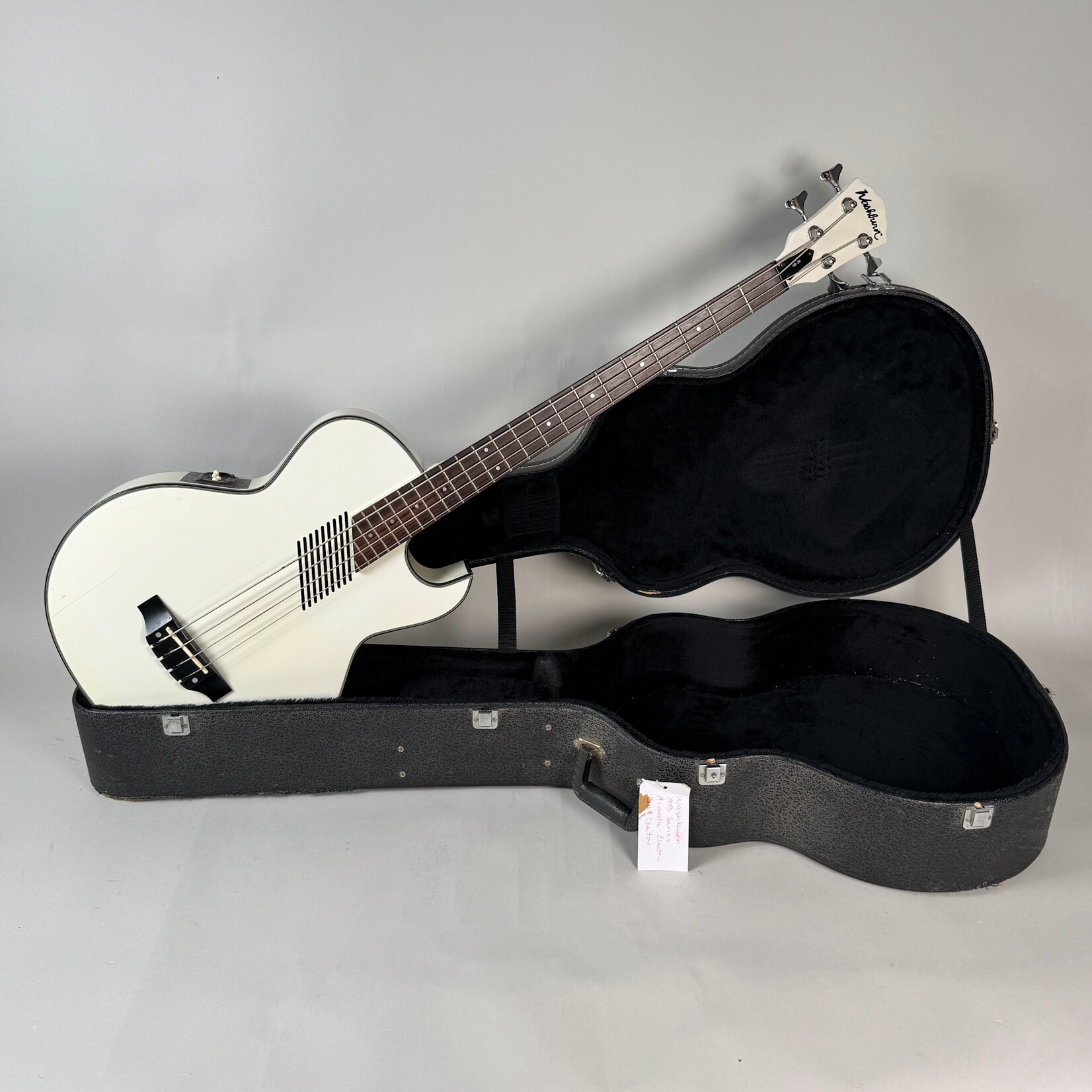 Washburn Washburn AB20 White W/ Case