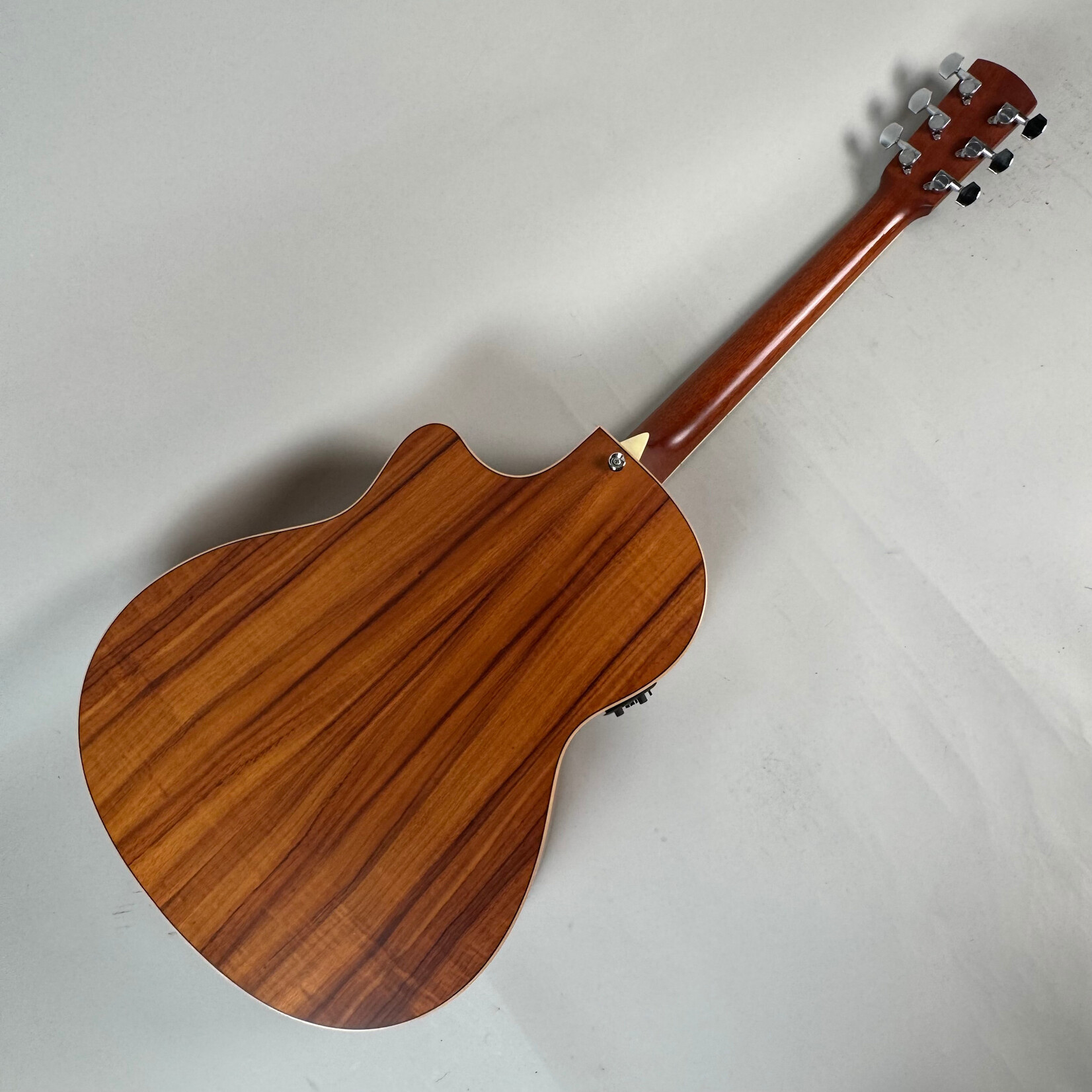 Larrivee Larrivee LV-03K