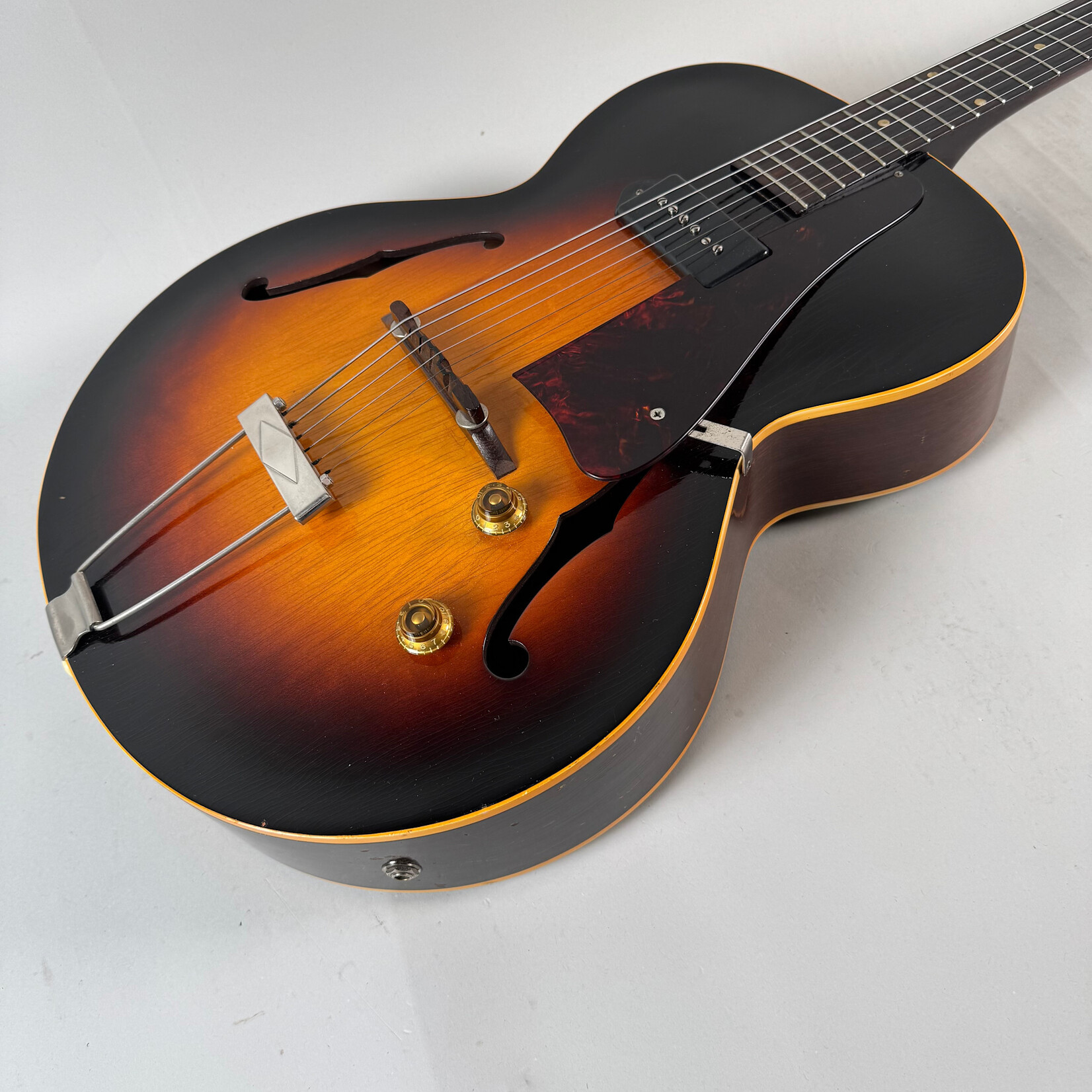 Gibson 1956 Gibson ES-125 (period tuners metal buttons)