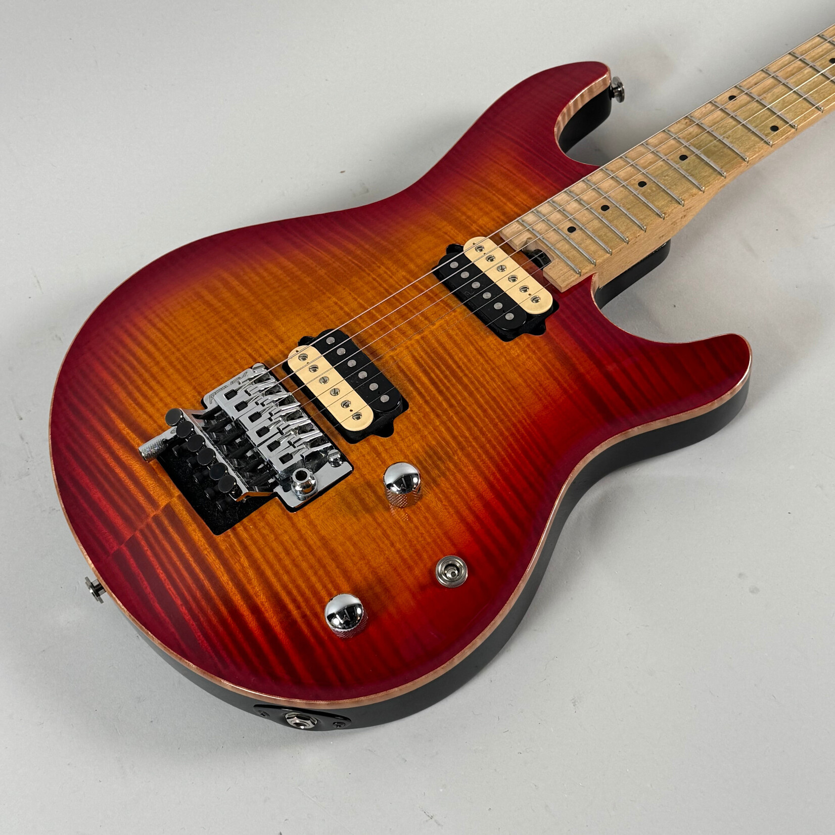 Peavey Peavey HP Special Cherry Sunburst