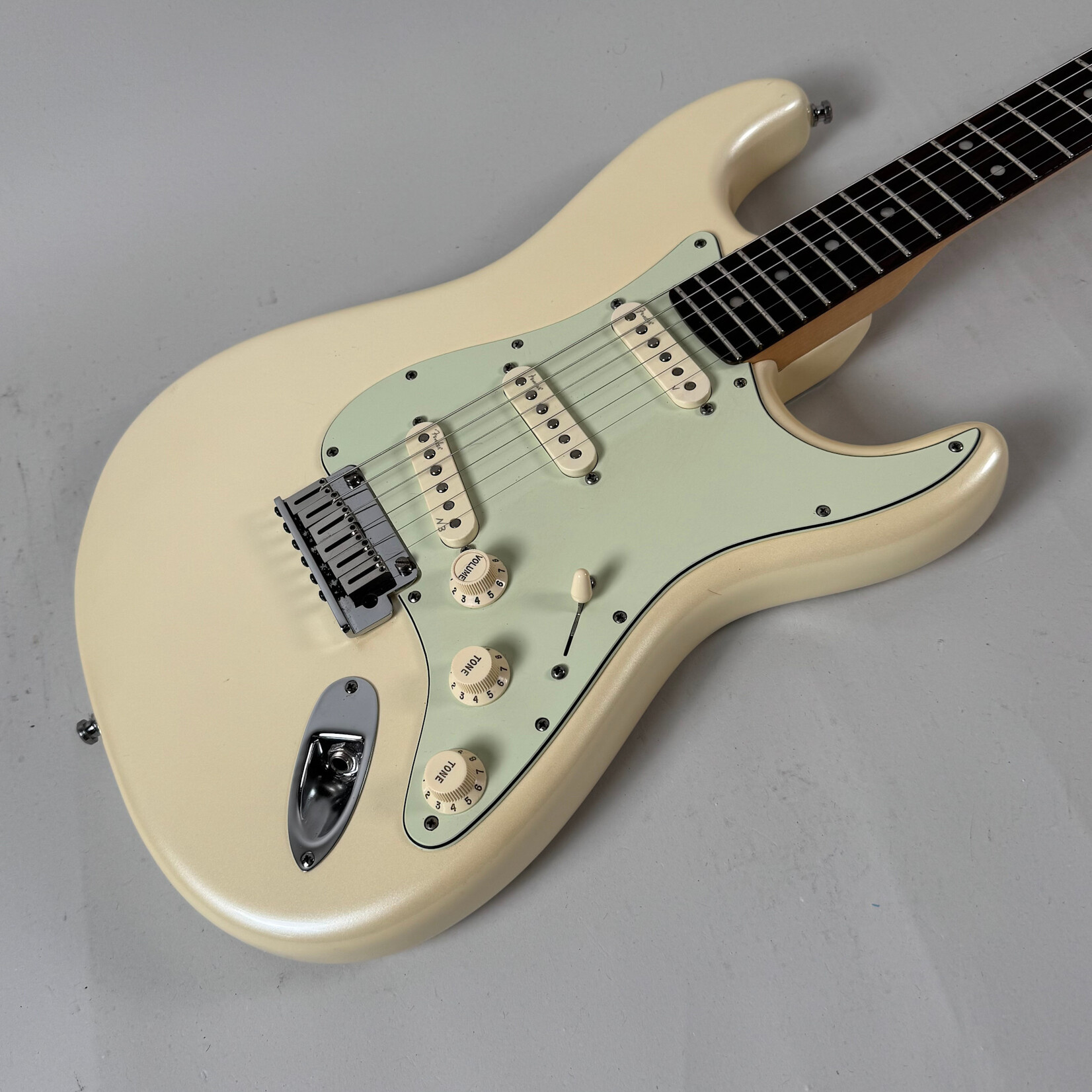 Fender 2012 Fender Stratocaster Deluxe Olympic Pearl