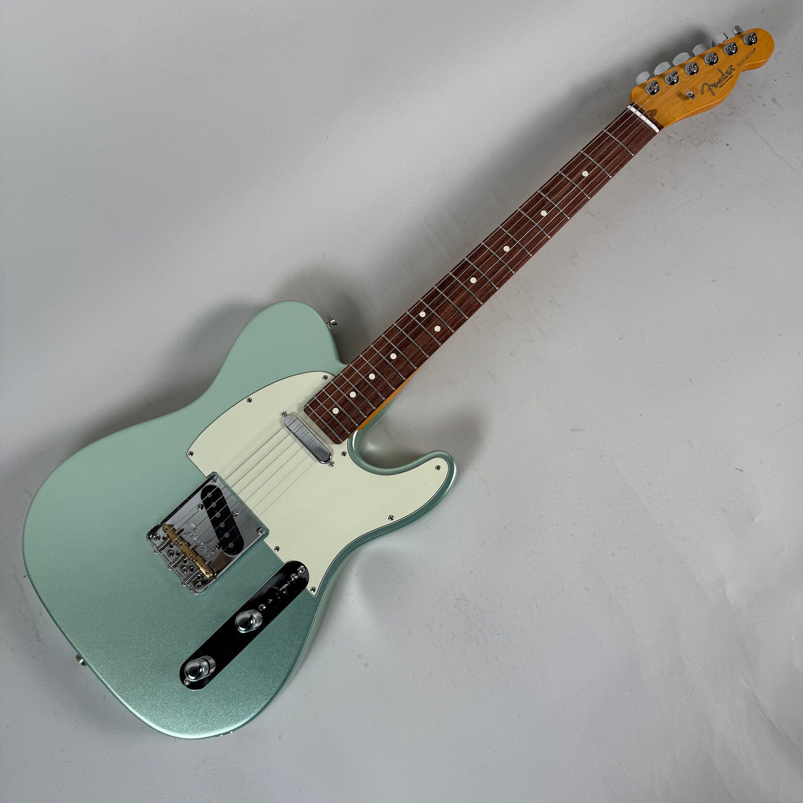 Fender 2022 Fender American Professional II Telecaster Mystic Surf Green