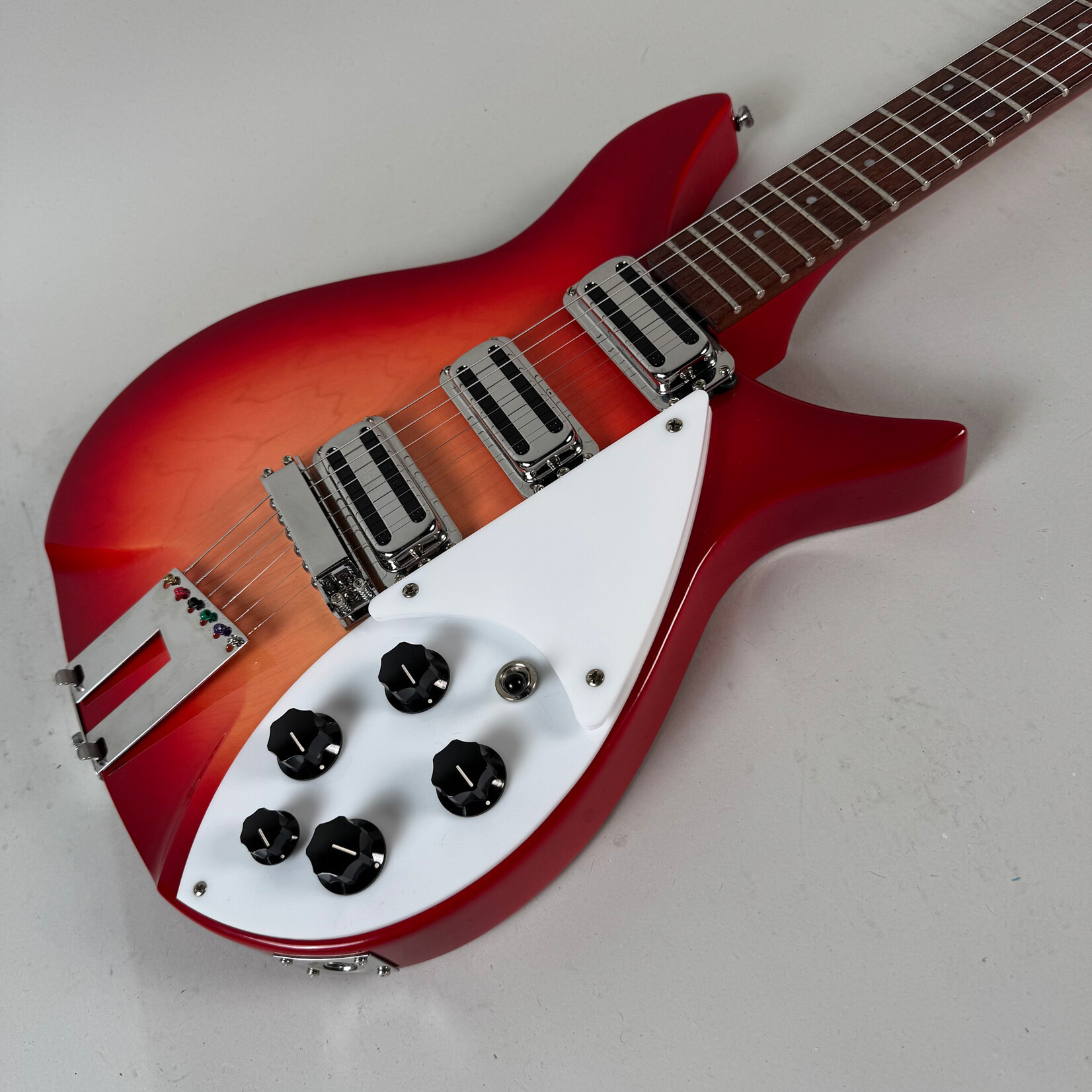 Rickenbacker 2022 Rickenbacker 350/V63 Fireglo