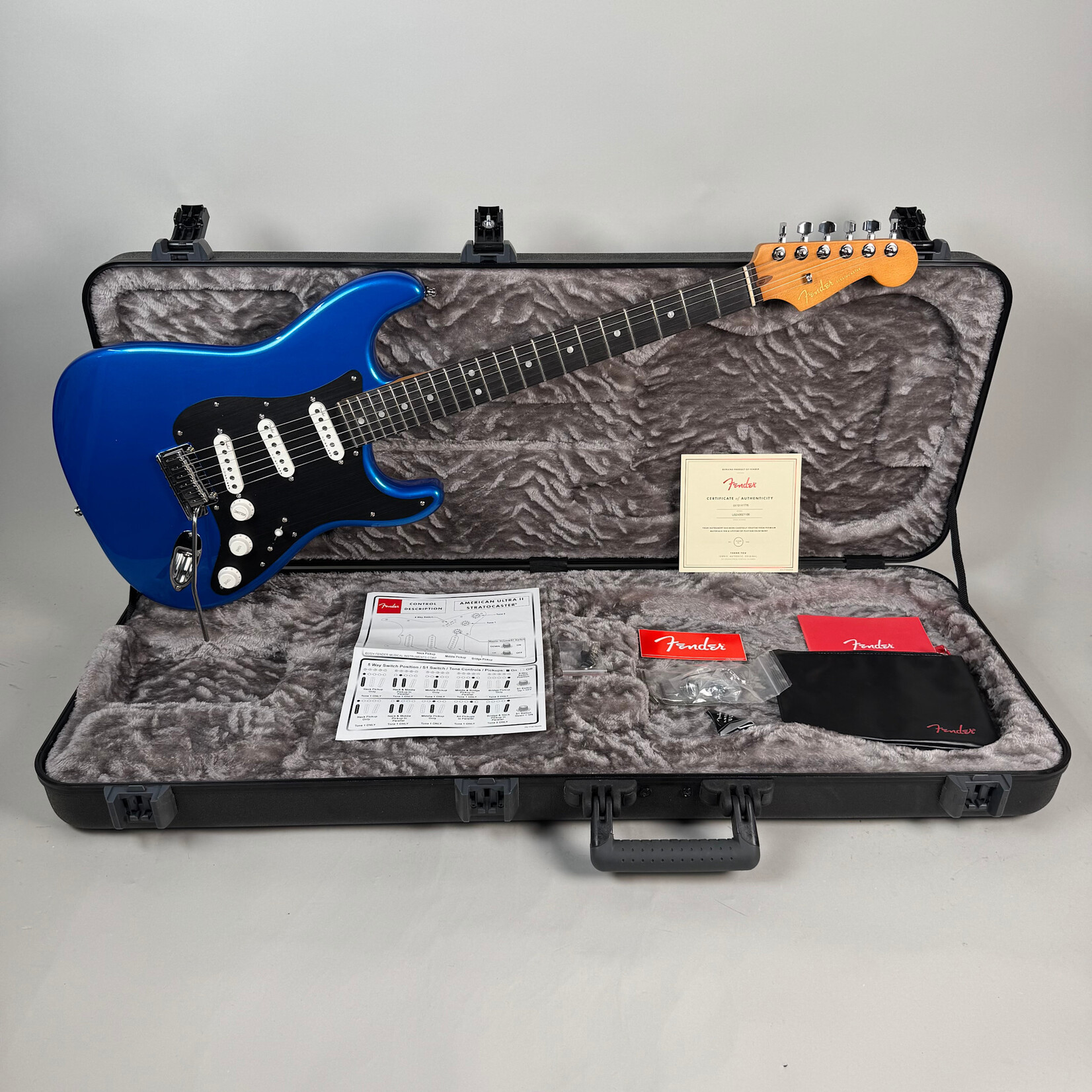 Fender 2024 Fender American Ultra II Stratocaster Noble Blue